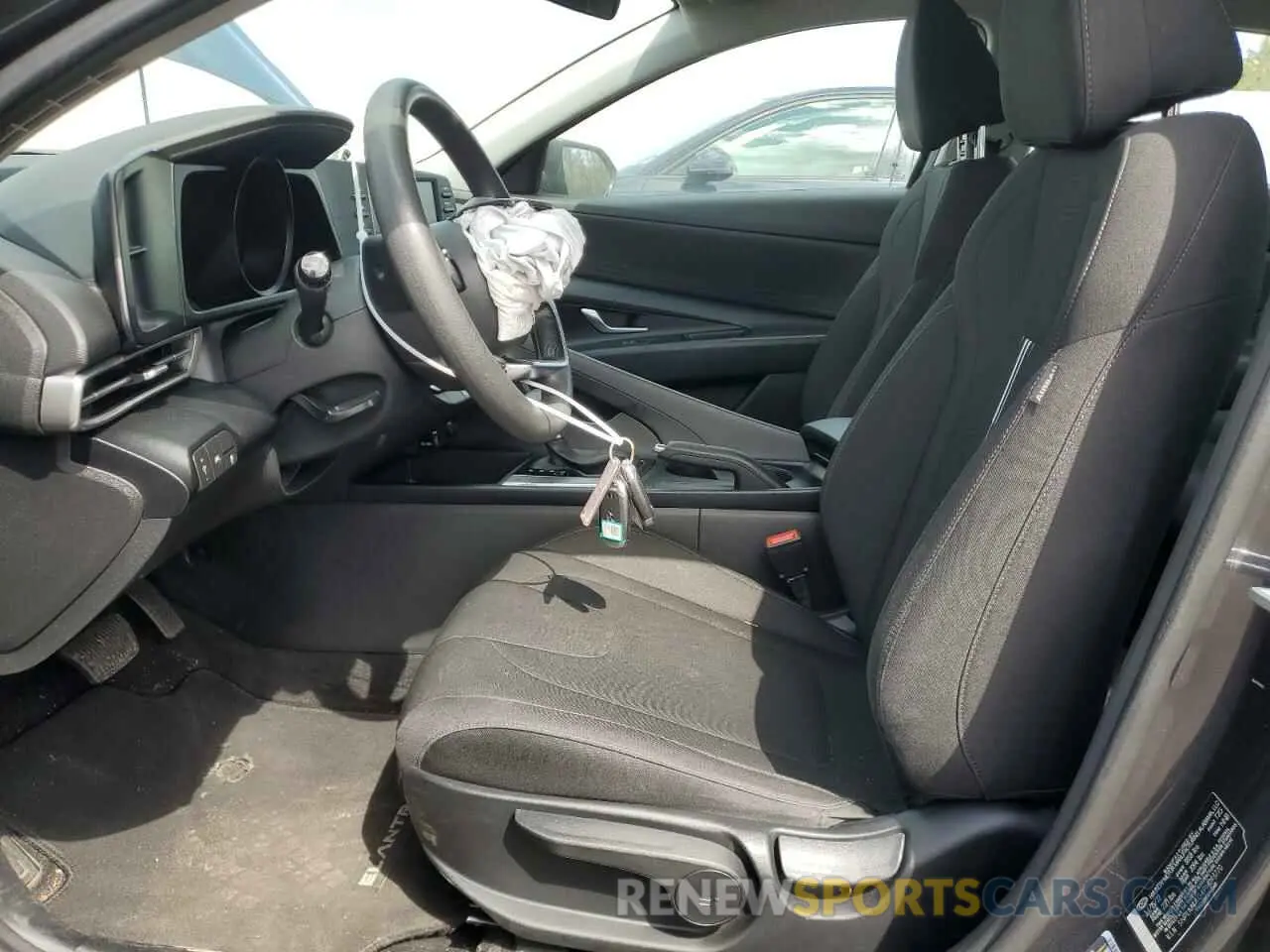 7 Photograph of a damaged car 5NPLM4AG4PH093770 HYUNDAI ELANTRA 2023