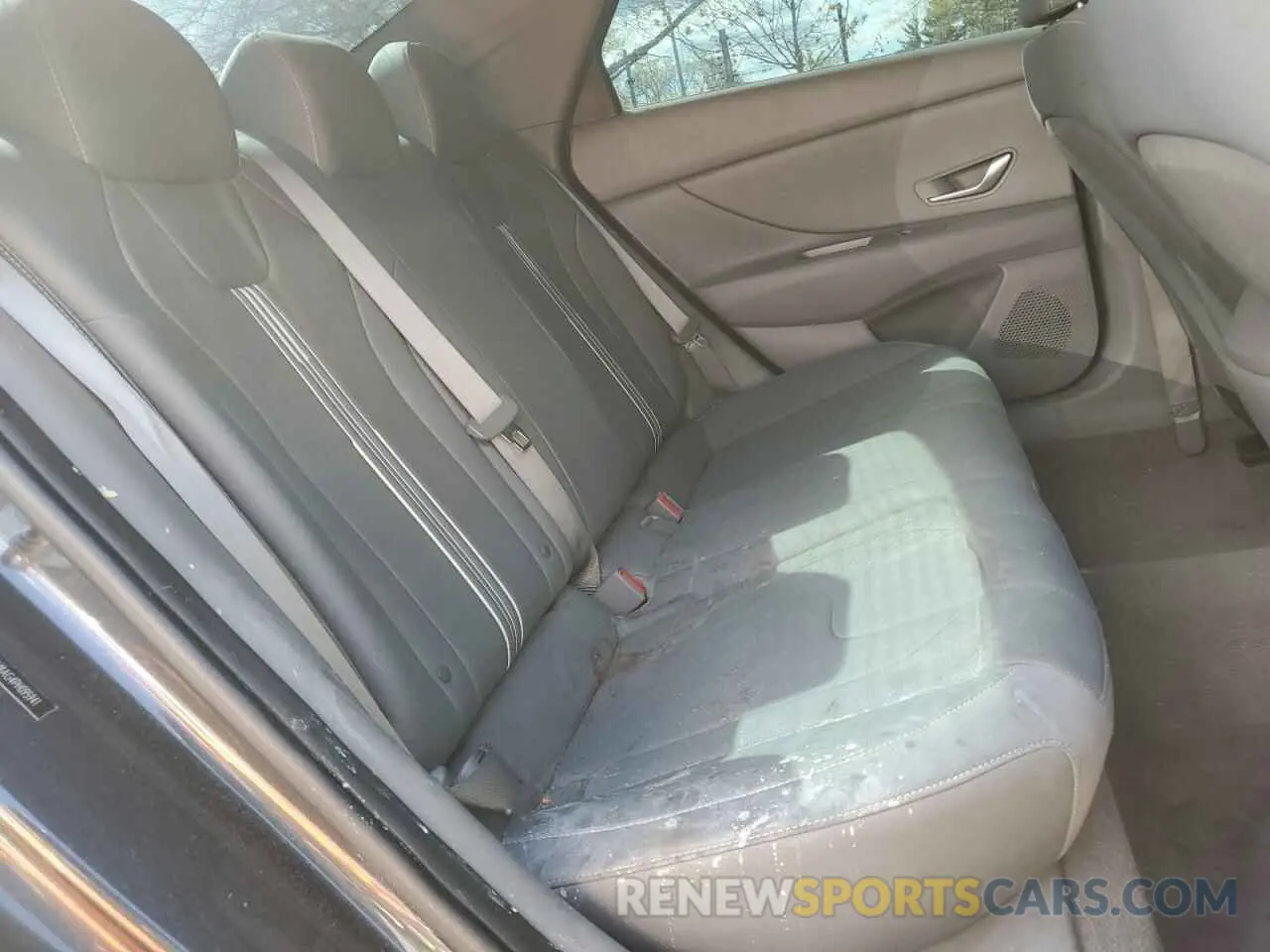 10 Photograph of a damaged car 5NPLM4AG4PH095941 HYUNDAI ELANTRA 2023