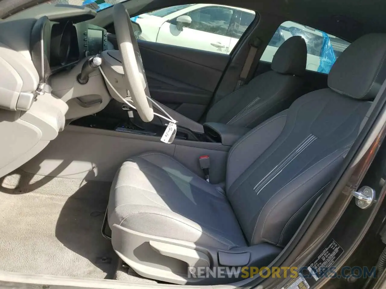 7 Photograph of a damaged car 5NPLM4AG4PH095941 HYUNDAI ELANTRA 2023