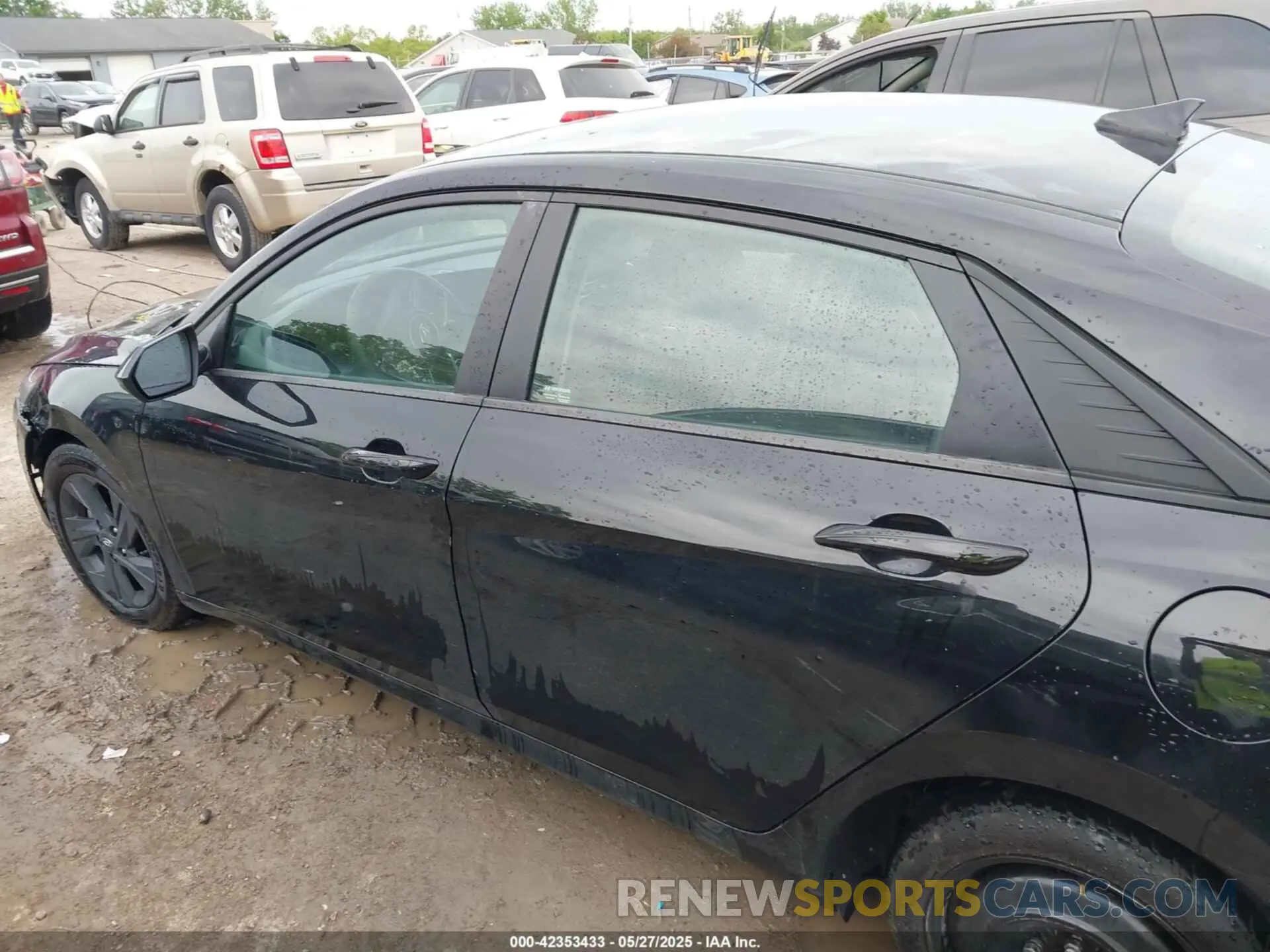 14 Photograph of a damaged car 5NPLM4AG4PH098709 HYUNDAI ELANTRA 2023