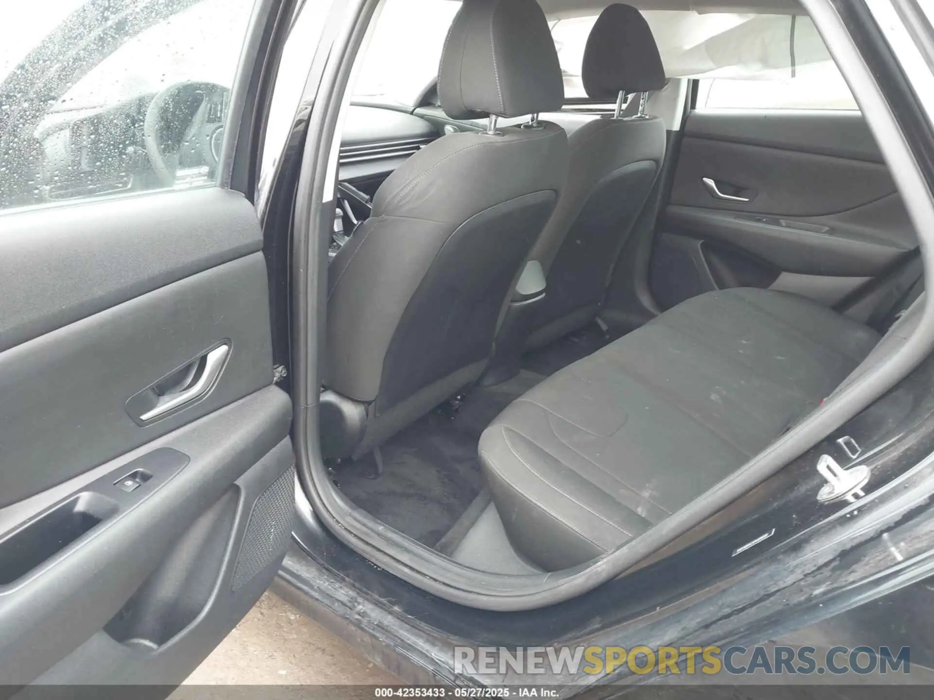 8 Photograph of a damaged car 5NPLM4AG4PH098709 HYUNDAI ELANTRA 2023