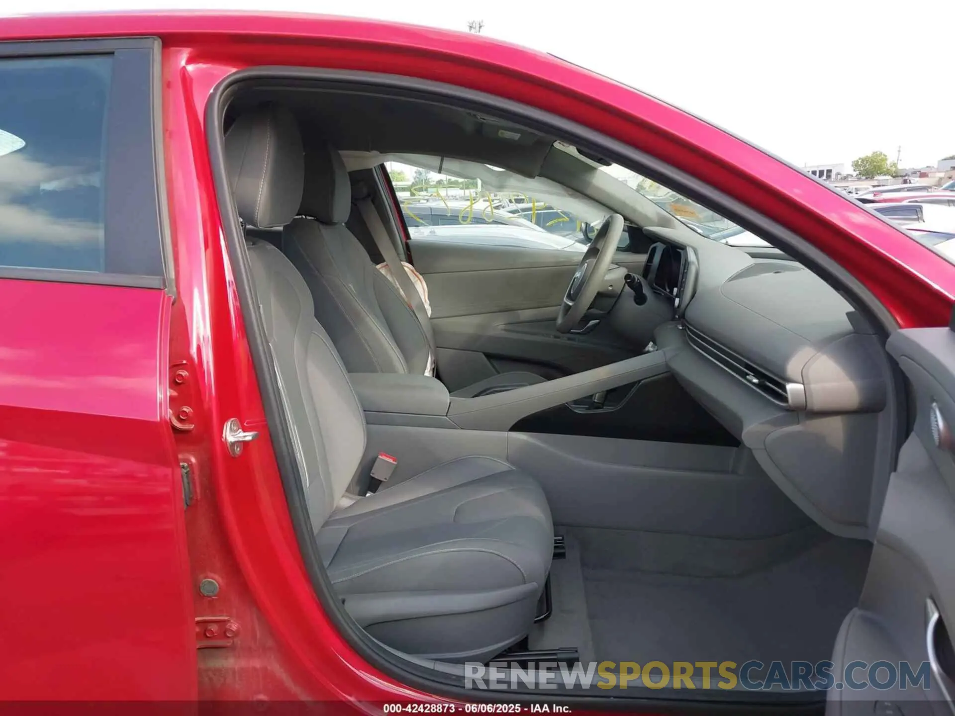 5 Photograph of a damaged car 5NPLM4AG5PH089906 HYUNDAI ELANTRA 2023
