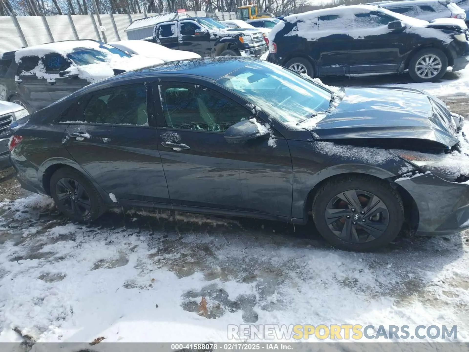13 Photograph of a damaged car 5NPLM4AG5PH095897 HYUNDAI ELANTRA 2023