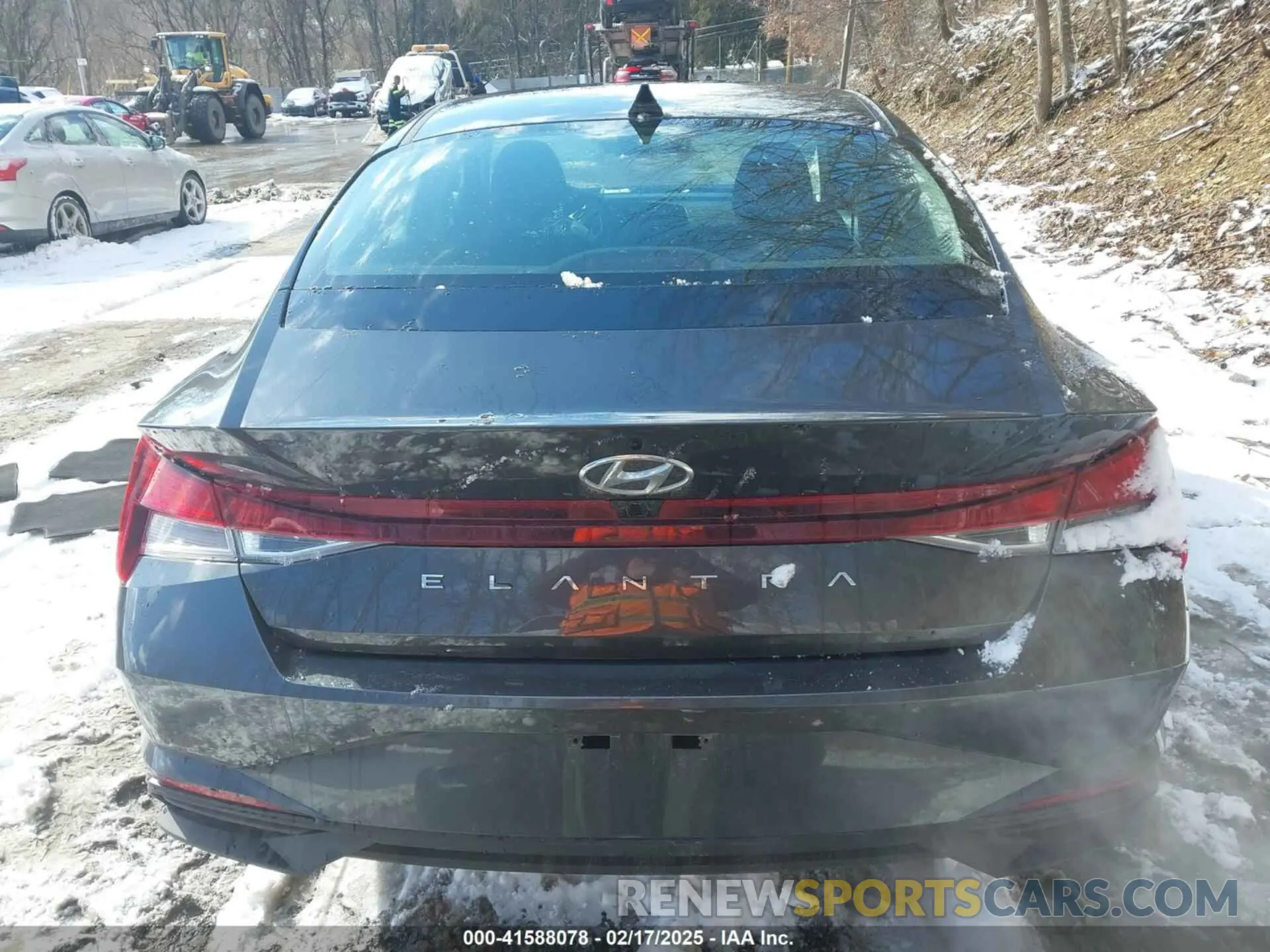 16 Photograph of a damaged car 5NPLM4AG5PH095897 HYUNDAI ELANTRA 2023