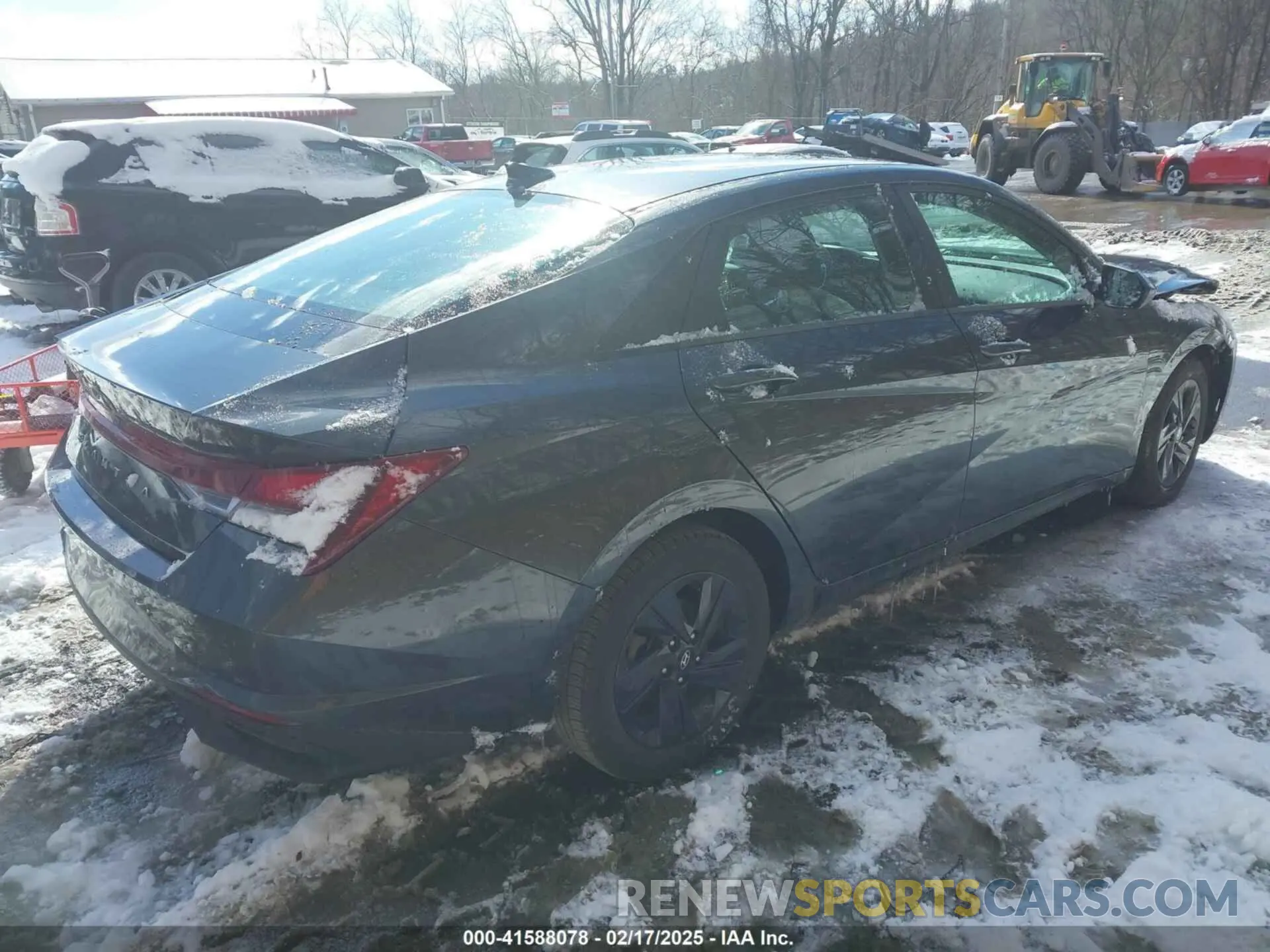 4 Photograph of a damaged car 5NPLM4AG5PH095897 HYUNDAI ELANTRA 2023