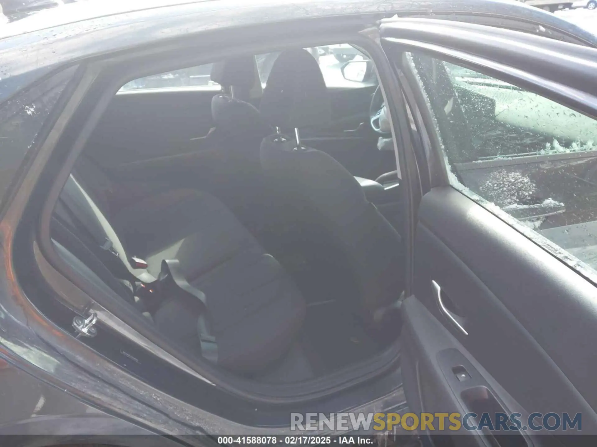 8 Photograph of a damaged car 5NPLM4AG5PH095897 HYUNDAI ELANTRA 2023