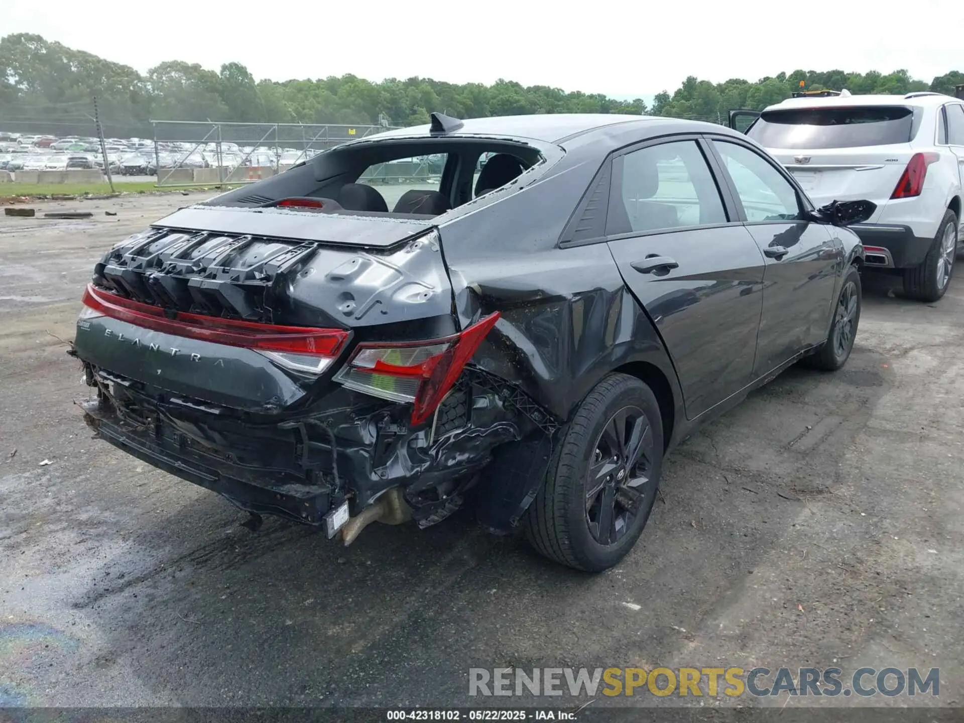 4 Photograph of a damaged car 5NPLM4AG5PH104517 HYUNDAI ELANTRA 2023
