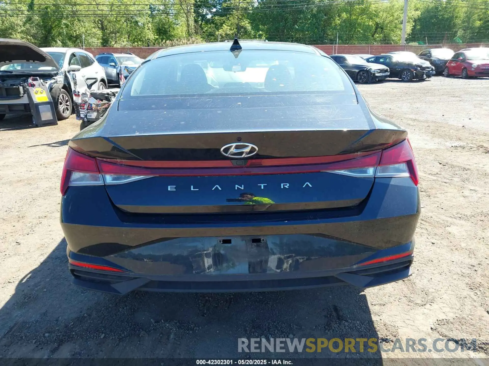 16 Photograph of a damaged car 5NPLM4AG6PH092054 HYUNDAI ELANTRA 2023