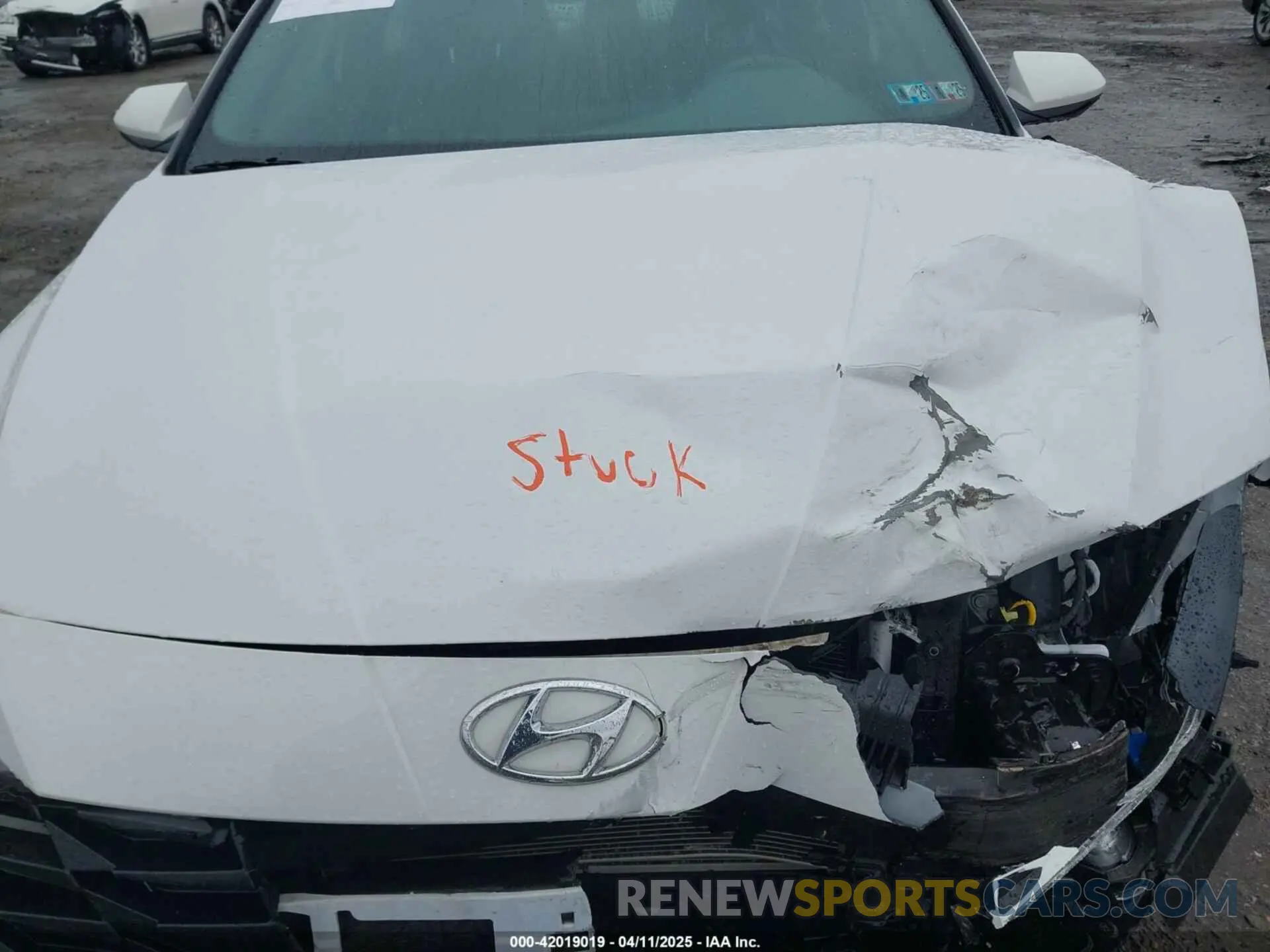 10 Photograph of a damaged car 5NPLM4AG6PH109998 HYUNDAI ELANTRA 2023