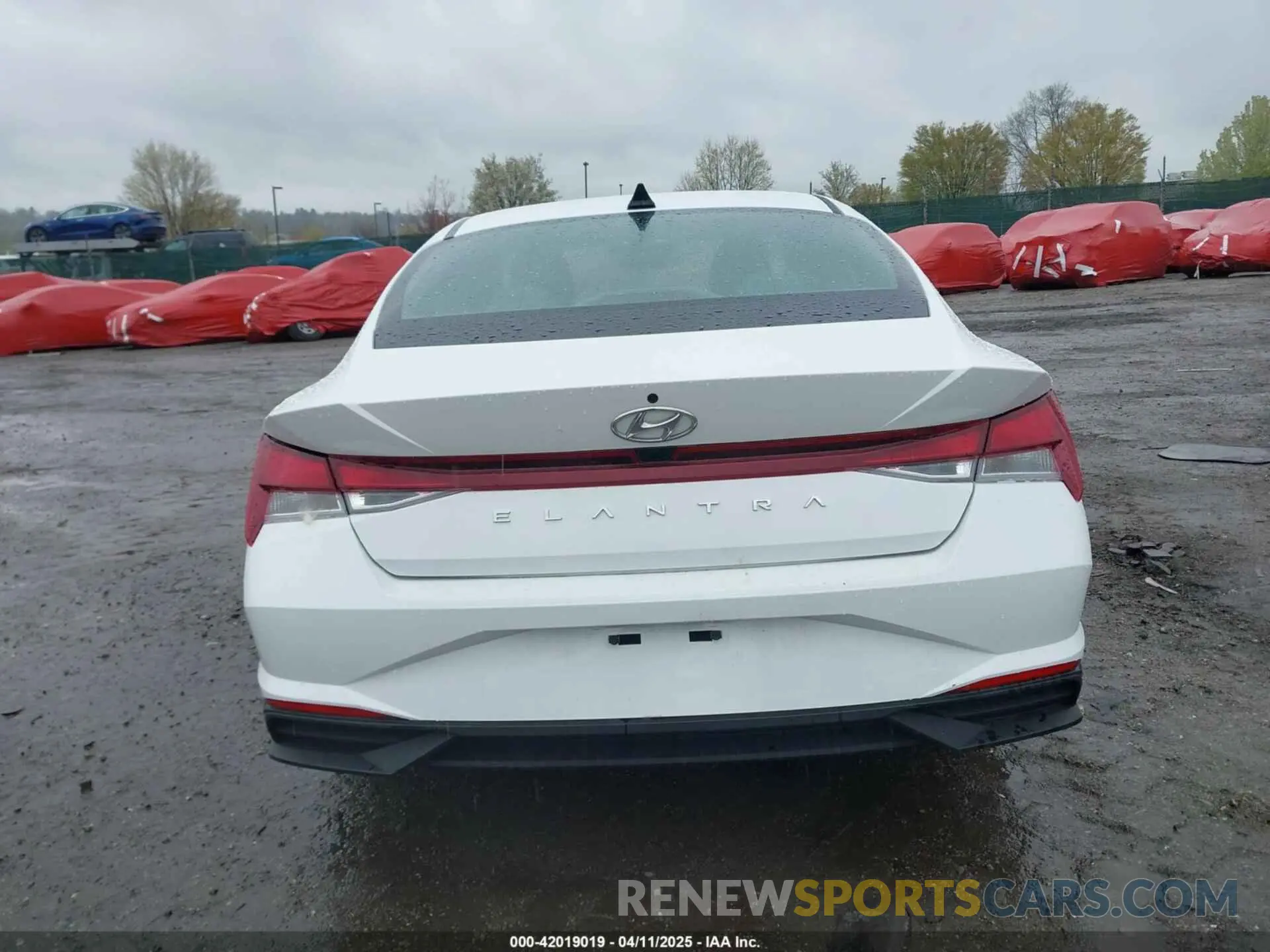 15 Photograph of a damaged car 5NPLM4AG6PH109998 HYUNDAI ELANTRA 2023