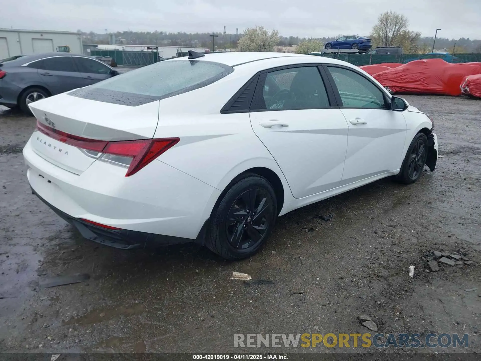 4 Photograph of a damaged car 5NPLM4AG6PH109998 HYUNDAI ELANTRA 2023
