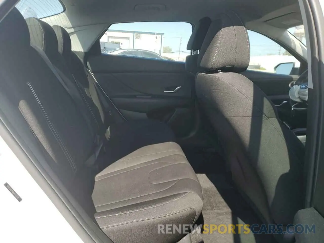 10 Photograph of a damaged car 5NPLM4AG8PH112739 HYUNDAI ELANTRA 2023