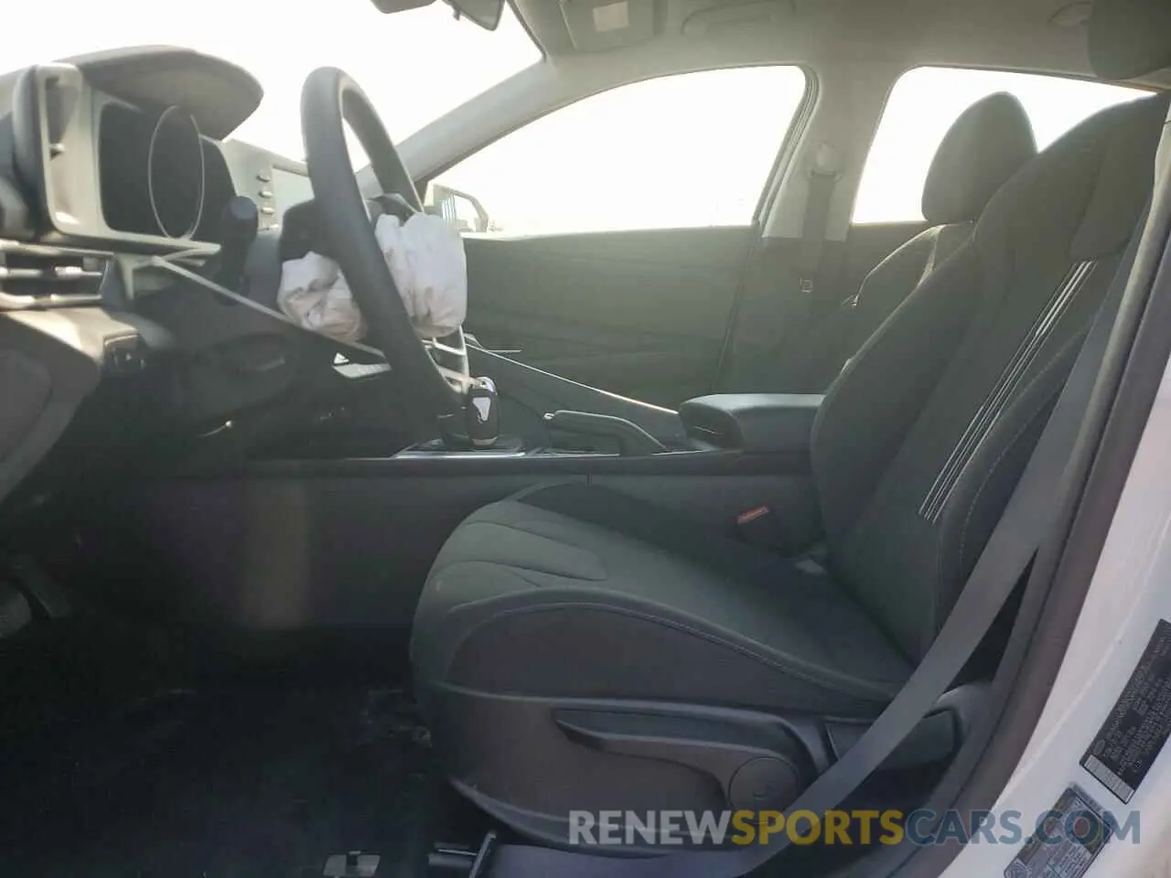 7 Photograph of a damaged car 5NPLM4AG8PH112739 HYUNDAI ELANTRA 2023