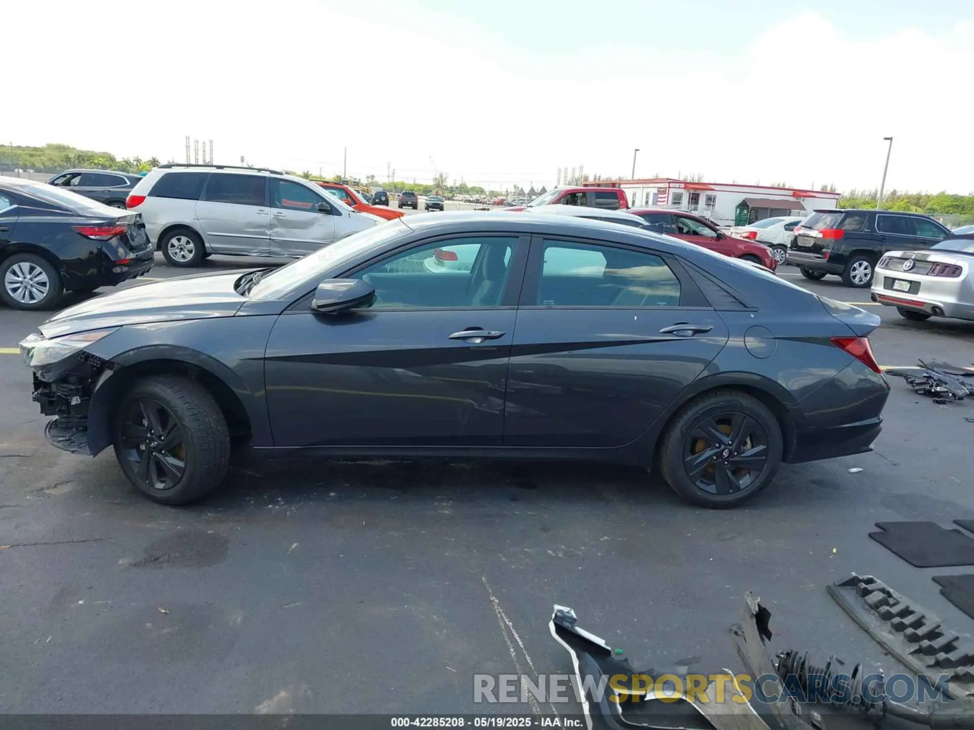 14 Photograph of a damaged car 5NPLM4AG8PH118489 HYUNDAI ELANTRA 2023