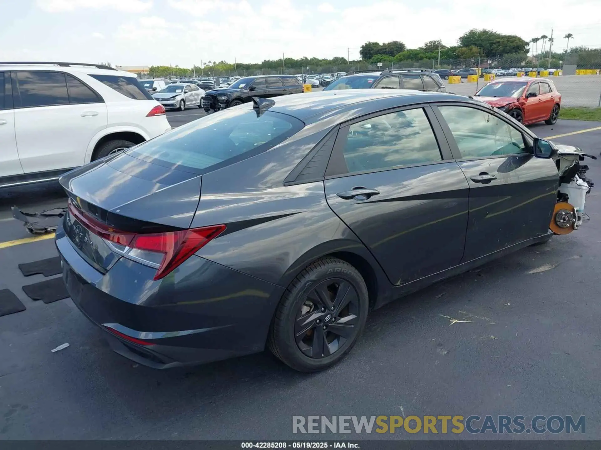 4 Photograph of a damaged car 5NPLM4AG8PH118489 HYUNDAI ELANTRA 2023