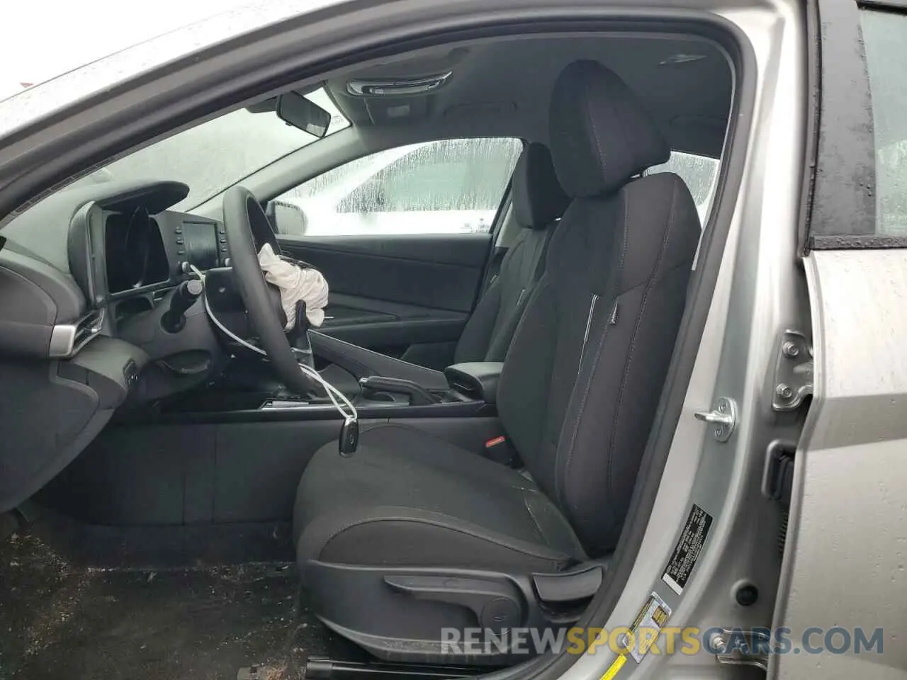 7 Photograph of a damaged car 5NPLM4AG9PH094476 HYUNDAI ELANTRA 2023