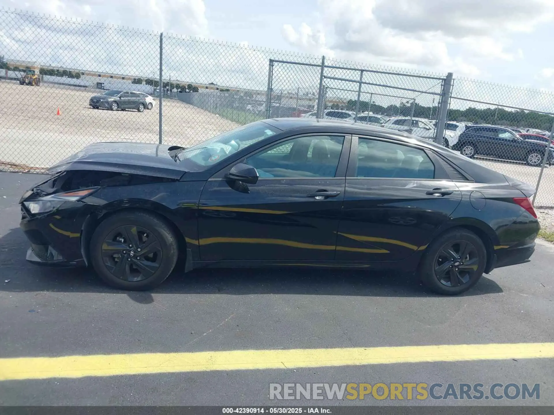 14 Photograph of a damaged car 5NPLM4AG9PH101104 HYUNDAI ELANTRA 2023