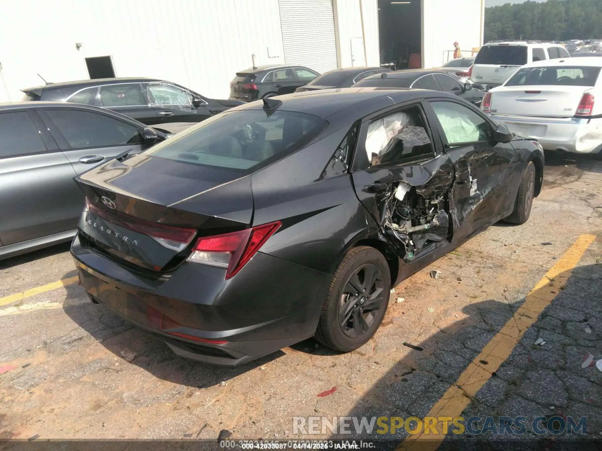 4 Photograph of a damaged car 5NPLM4AG9PH113737 HYUNDAI ELANTRA 2023