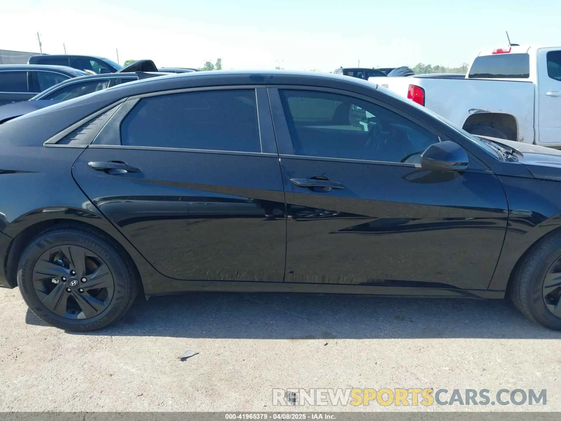 14 Photograph of a damaged car 5NPLM4AG9PH116556 HYUNDAI ELANTRA 2023