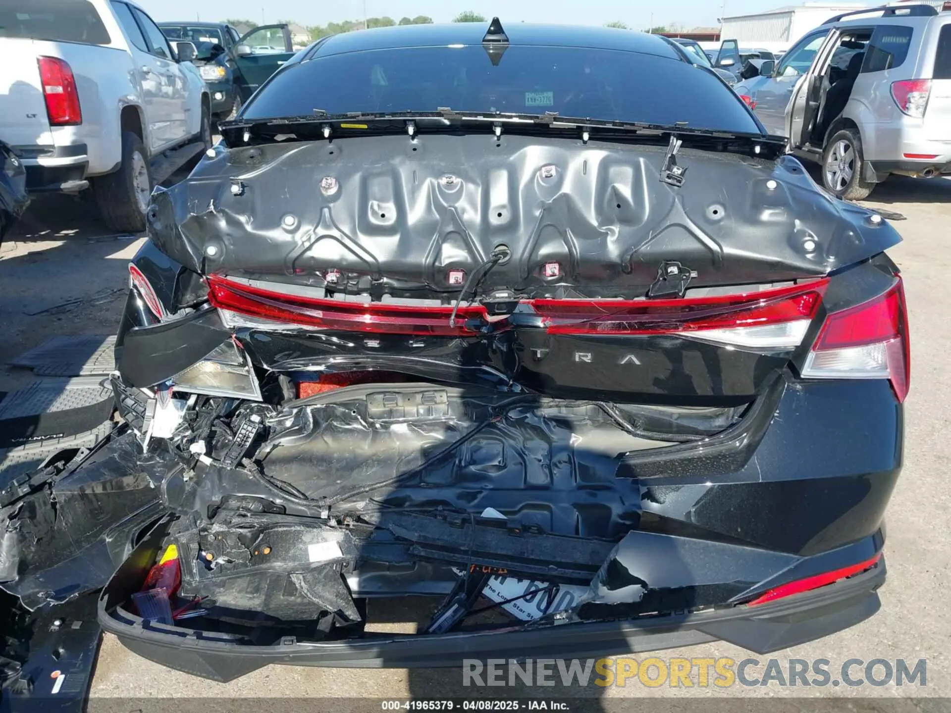 17 Photograph of a damaged car 5NPLM4AG9PH116556 HYUNDAI ELANTRA 2023