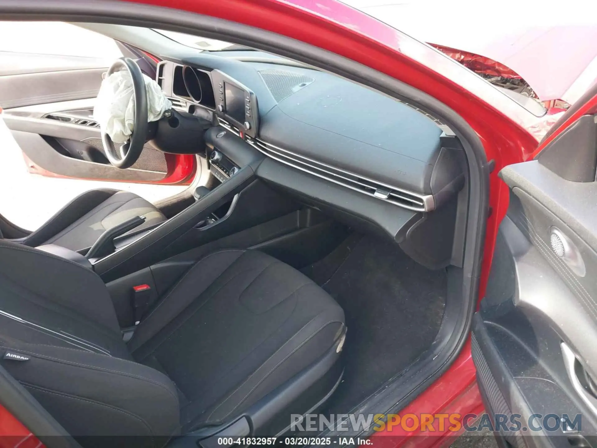 5 Photograph of a damaged car 5NPLM4AG9PH118971 HYUNDAI ELANTRA 2023
