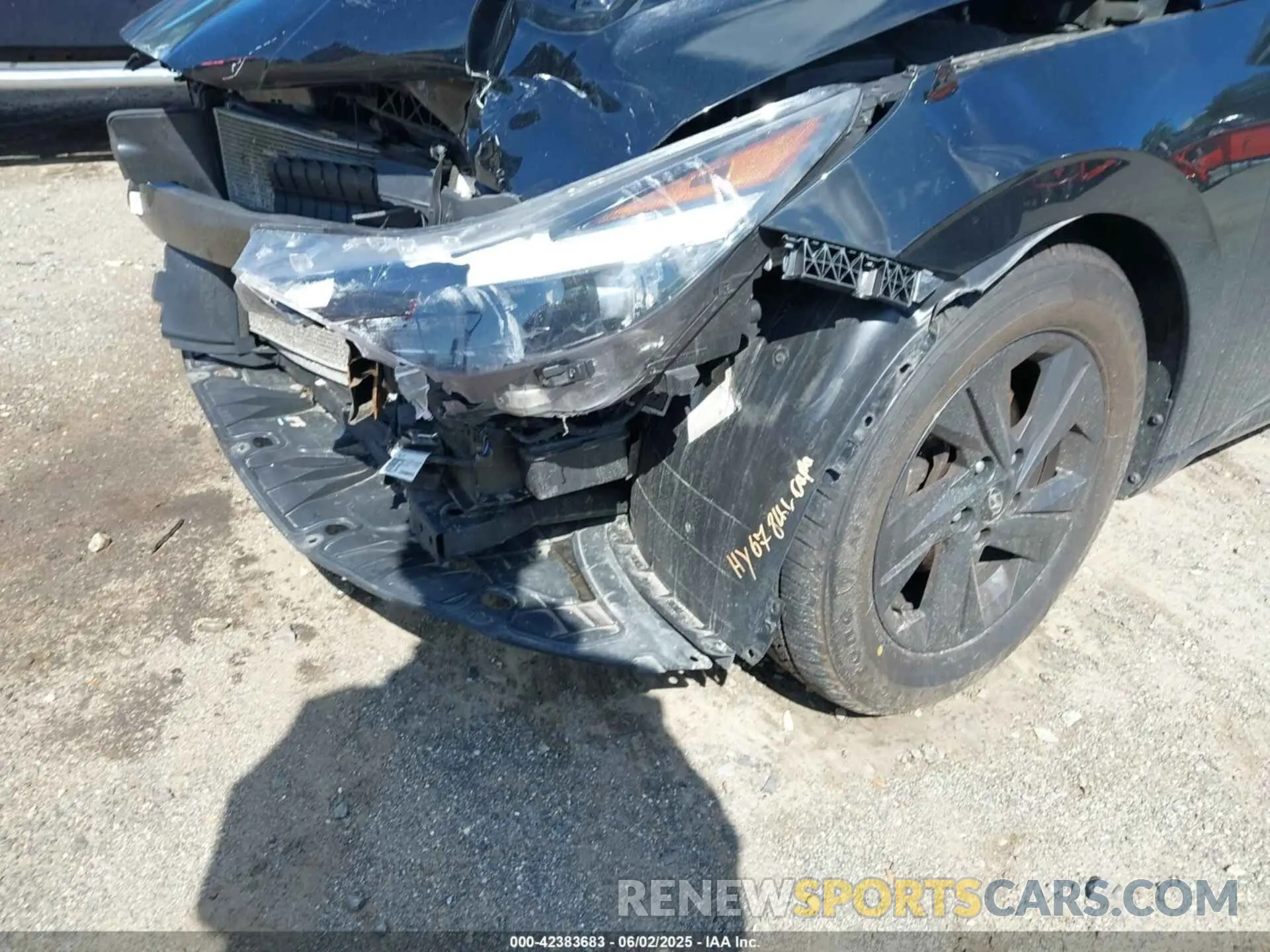 19 Photograph of a damaged car 5NPLM4AGXPH094678 HYUNDAI ELANTRA 2023