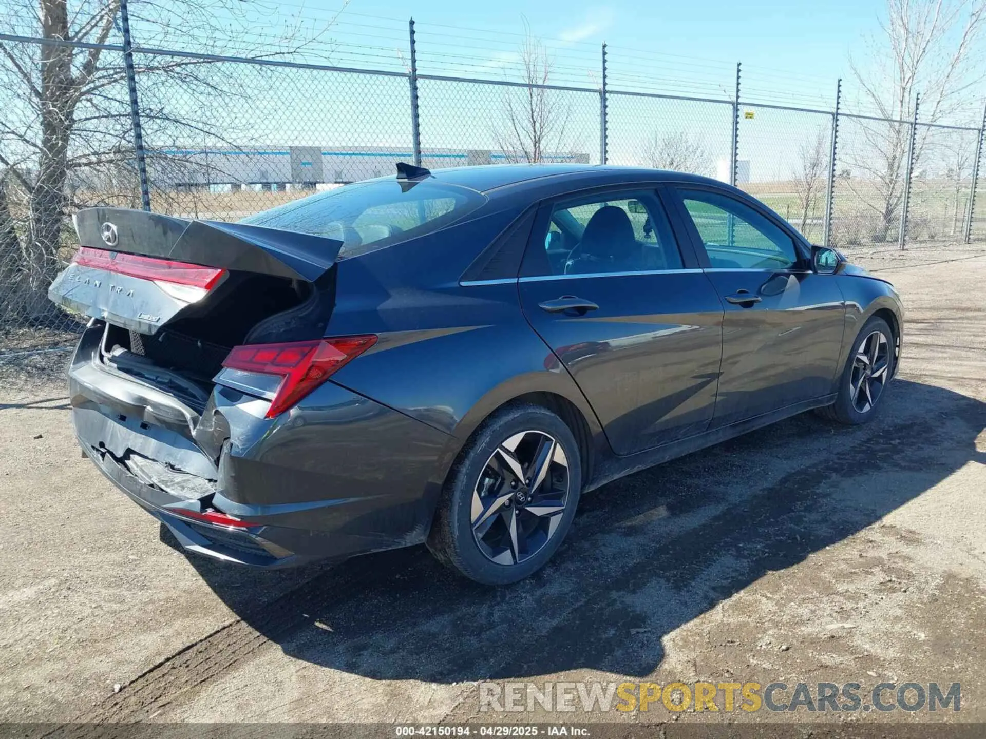 4 Photograph of a damaged car 5NPLP4AG1PH112069 HYUNDAI ELANTRA 2023