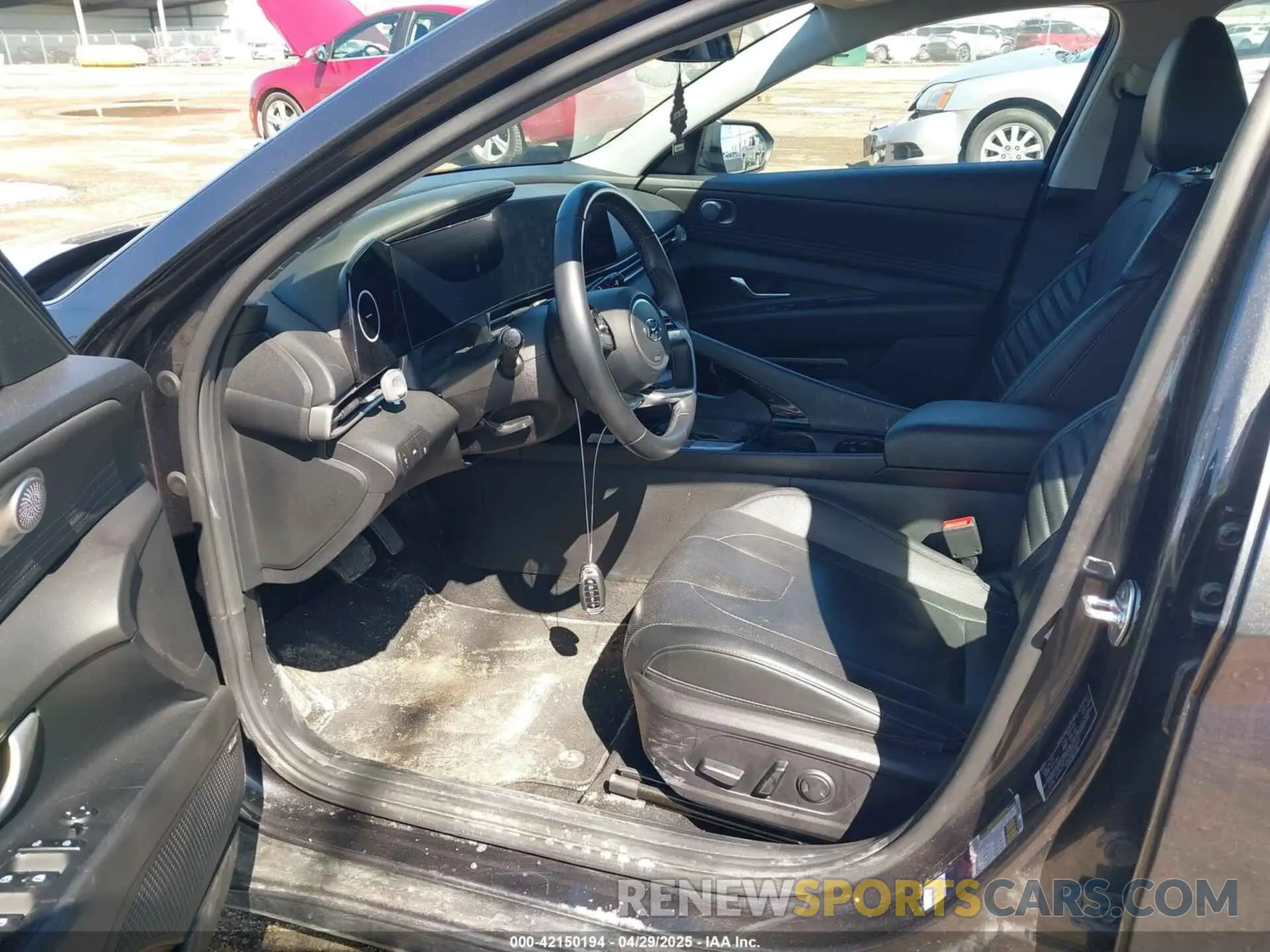 5 Photograph of a damaged car 5NPLP4AG1PH112069 HYUNDAI ELANTRA 2023
