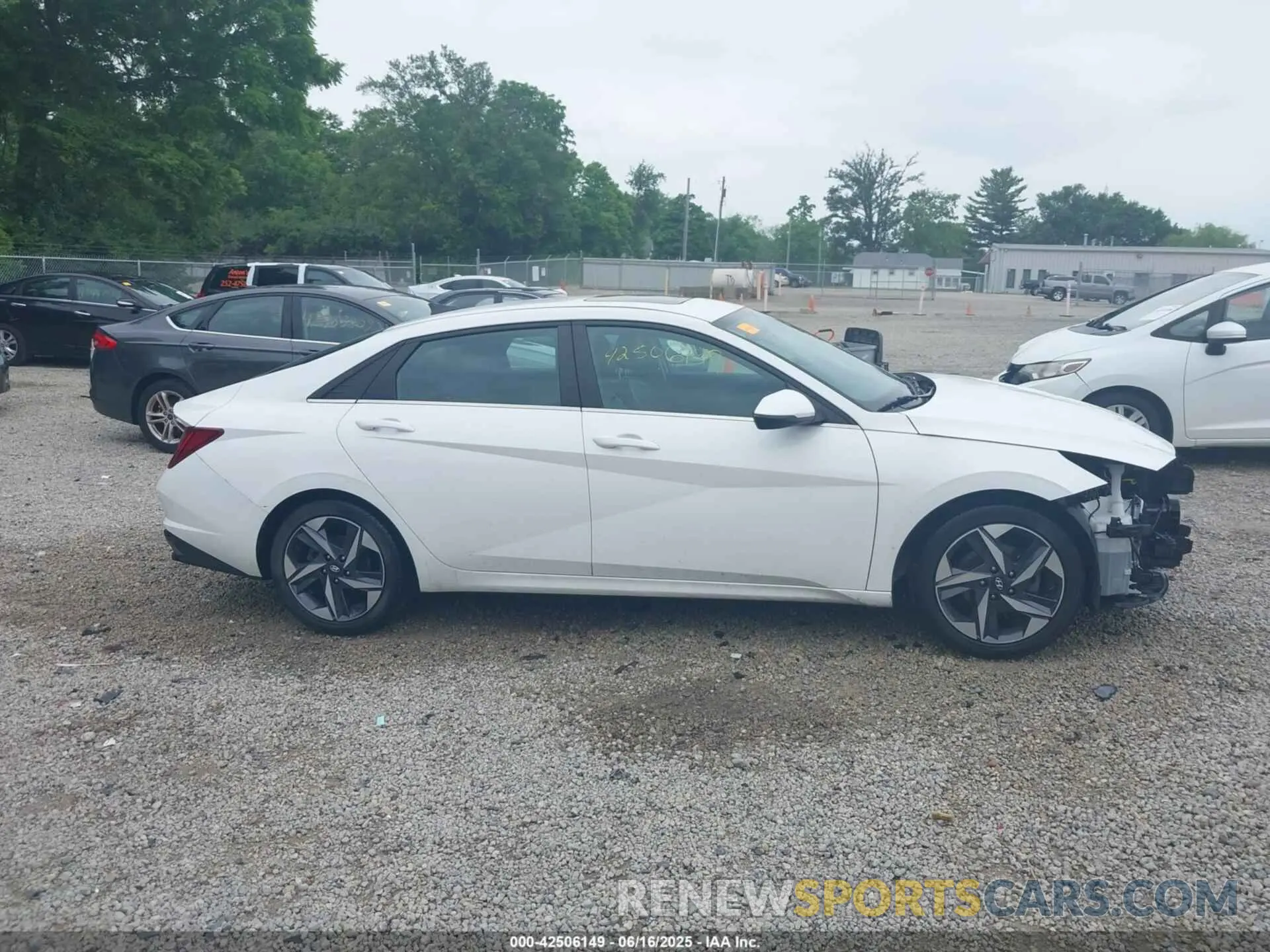 14 Photograph of a damaged car 5NPLP4AG2PH101369 HYUNDAI ELANTRA 2023