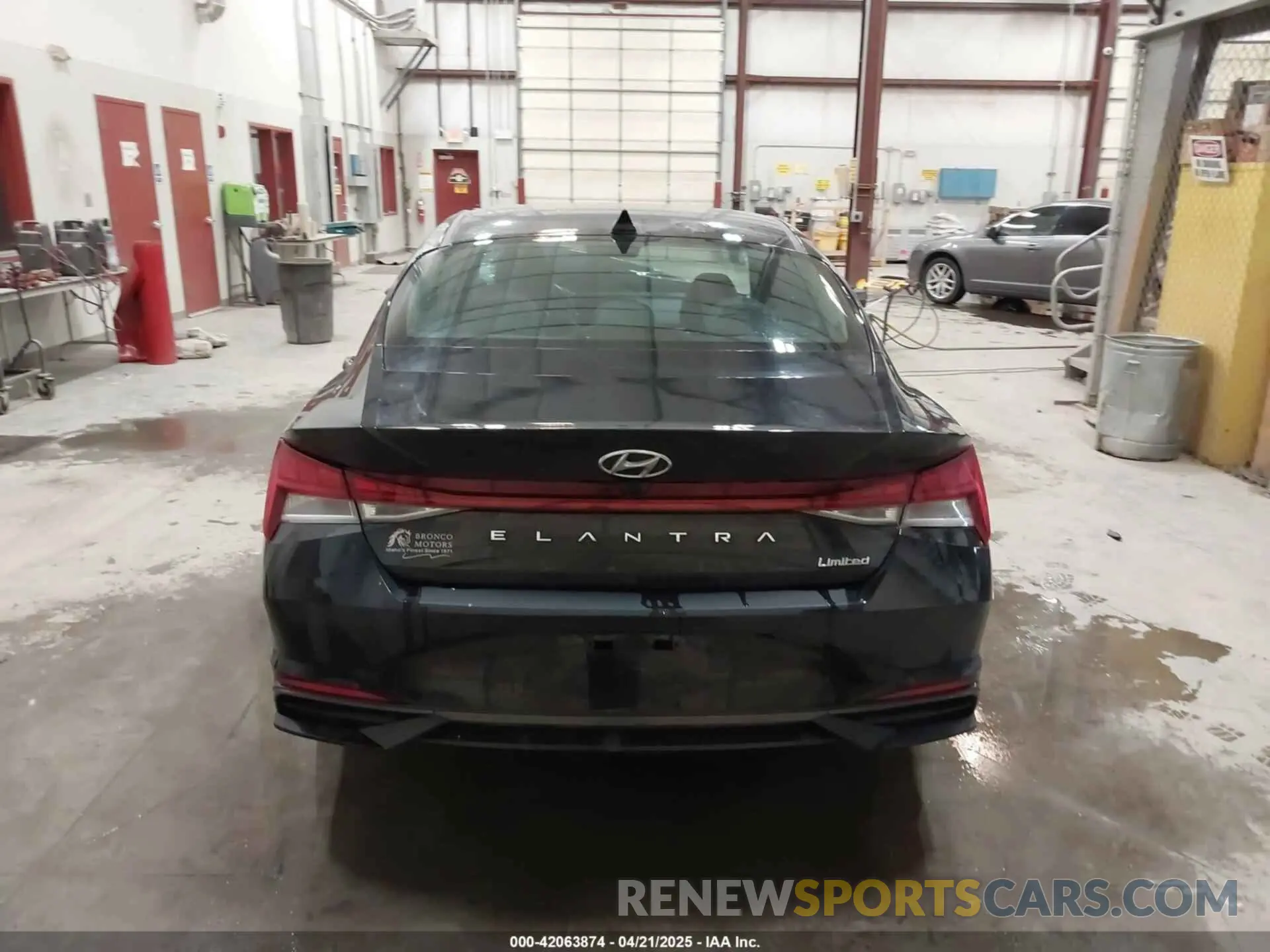 17 Photograph of a damaged car 5NPLP4AG3PH114597 HYUNDAI ELANTRA 2023