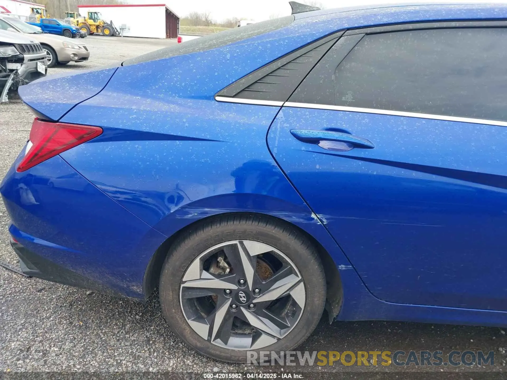 18 Photograph of a damaged car 5NPLP4AG7PH105417 HYUNDAI ELANTRA 2023