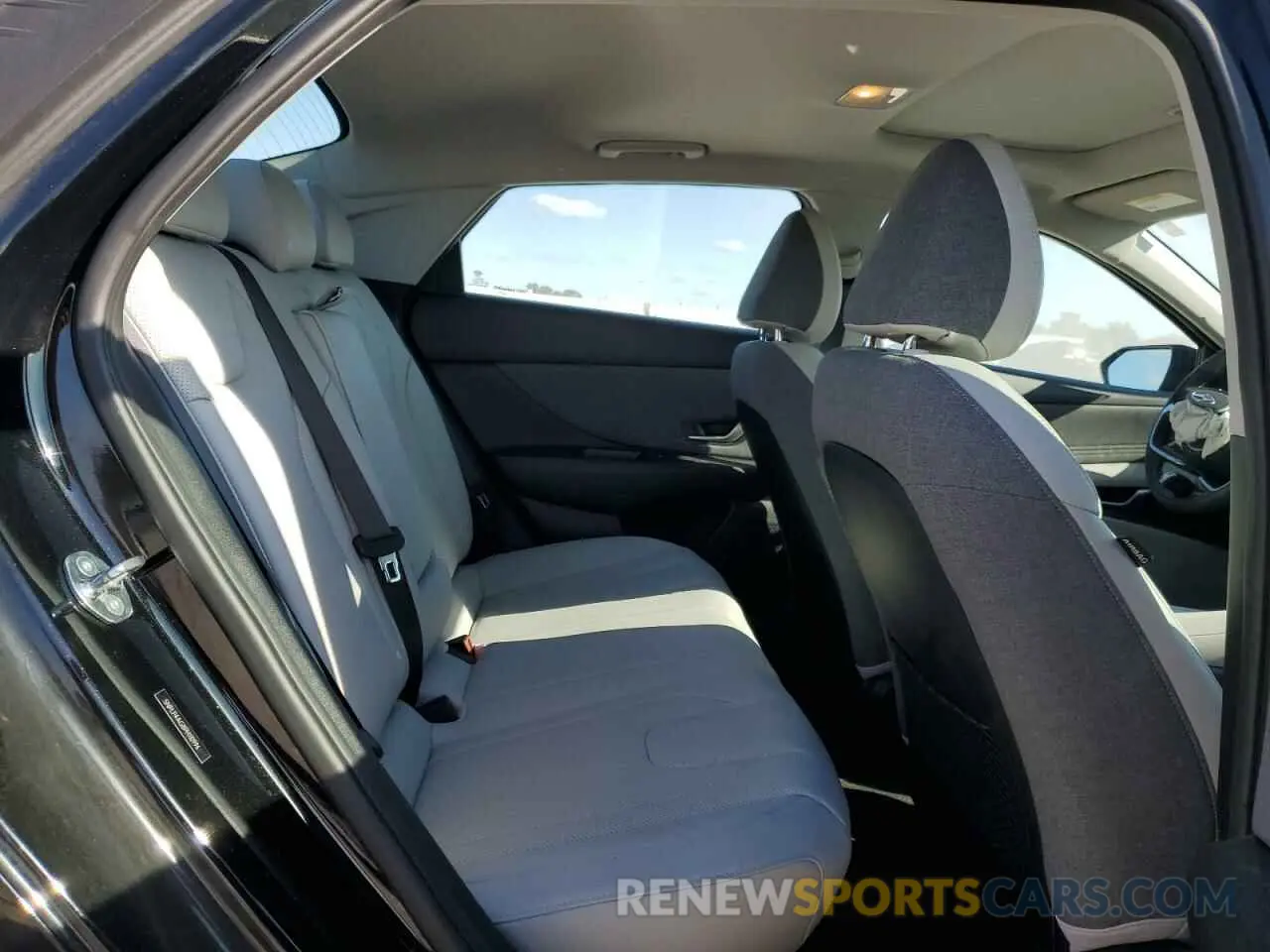 10 Photograph of a damaged car 5NPLP4AG8PH110996 HYUNDAI ELANTRA 2023