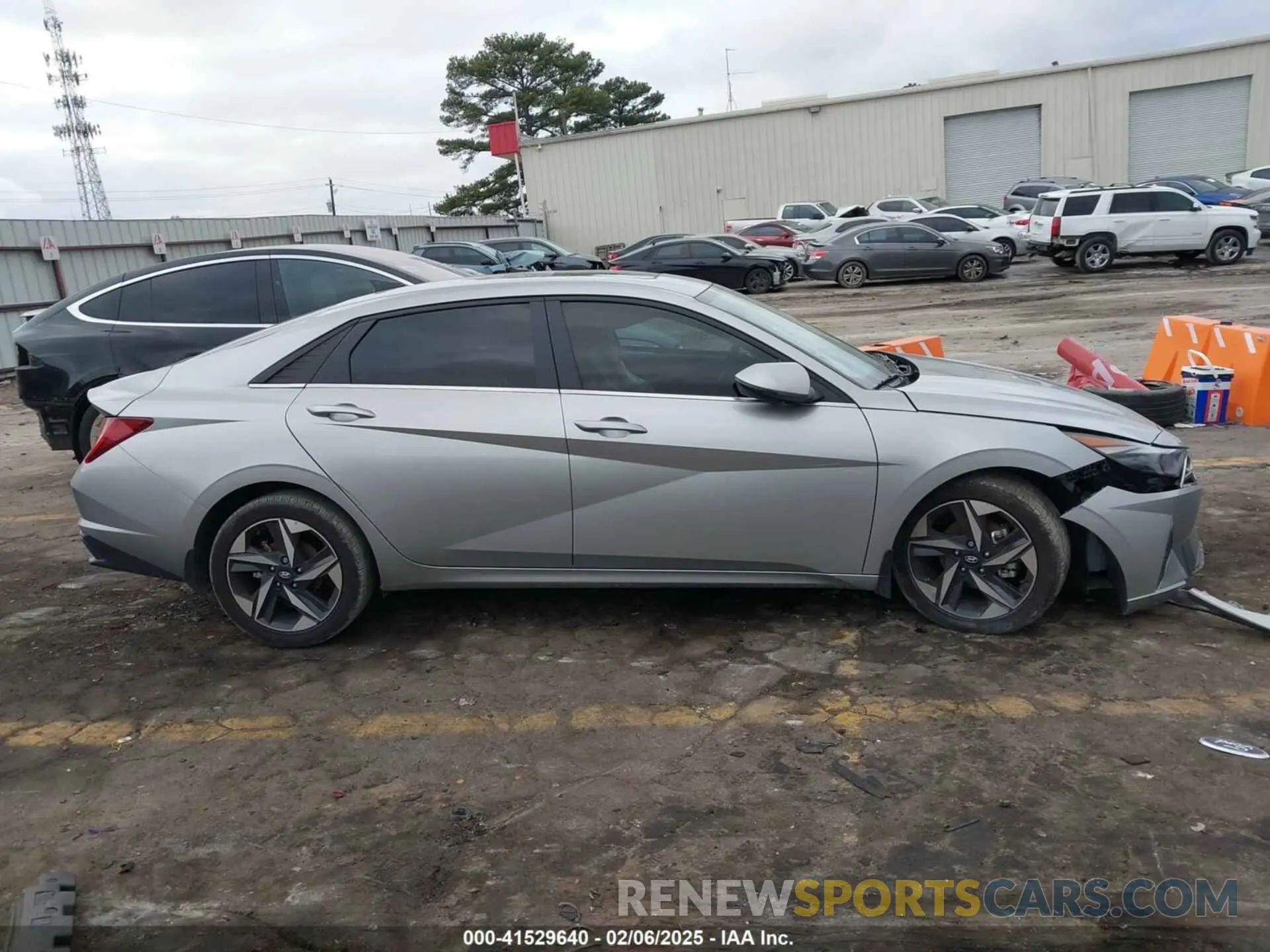 13 Photograph of a damaged car 5NPLP4AG8PH114305 HYUNDAI ELANTRA 2023