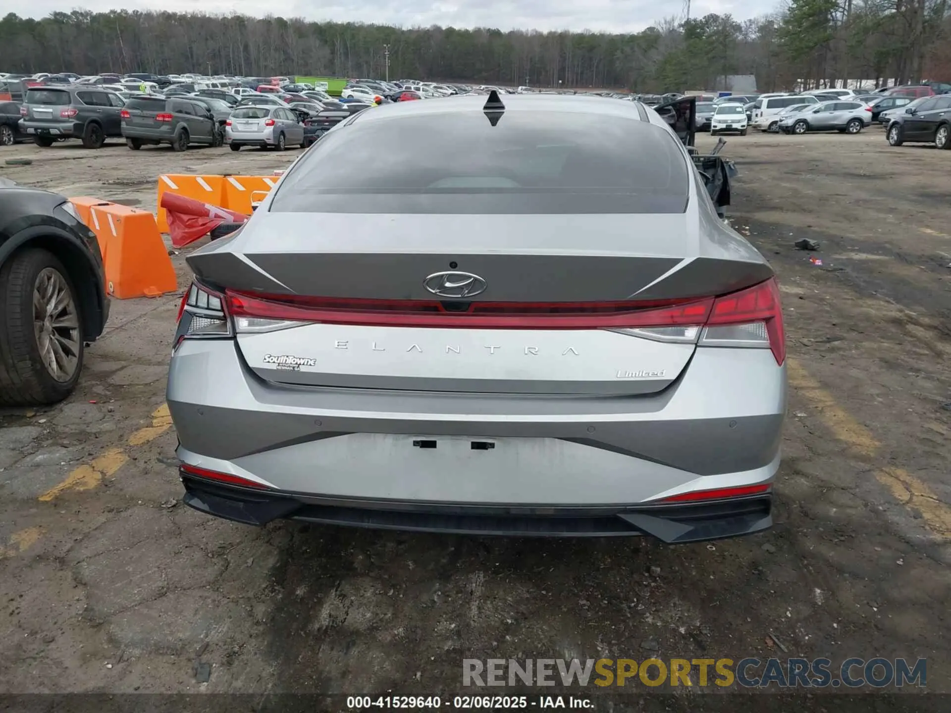 16 Photograph of a damaged car 5NPLP4AG8PH114305 HYUNDAI ELANTRA 2023