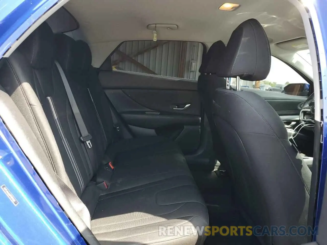 10 Photograph of a damaged car 5NPLS4AG0PH092332 HYUNDAI ELANTRA 2023