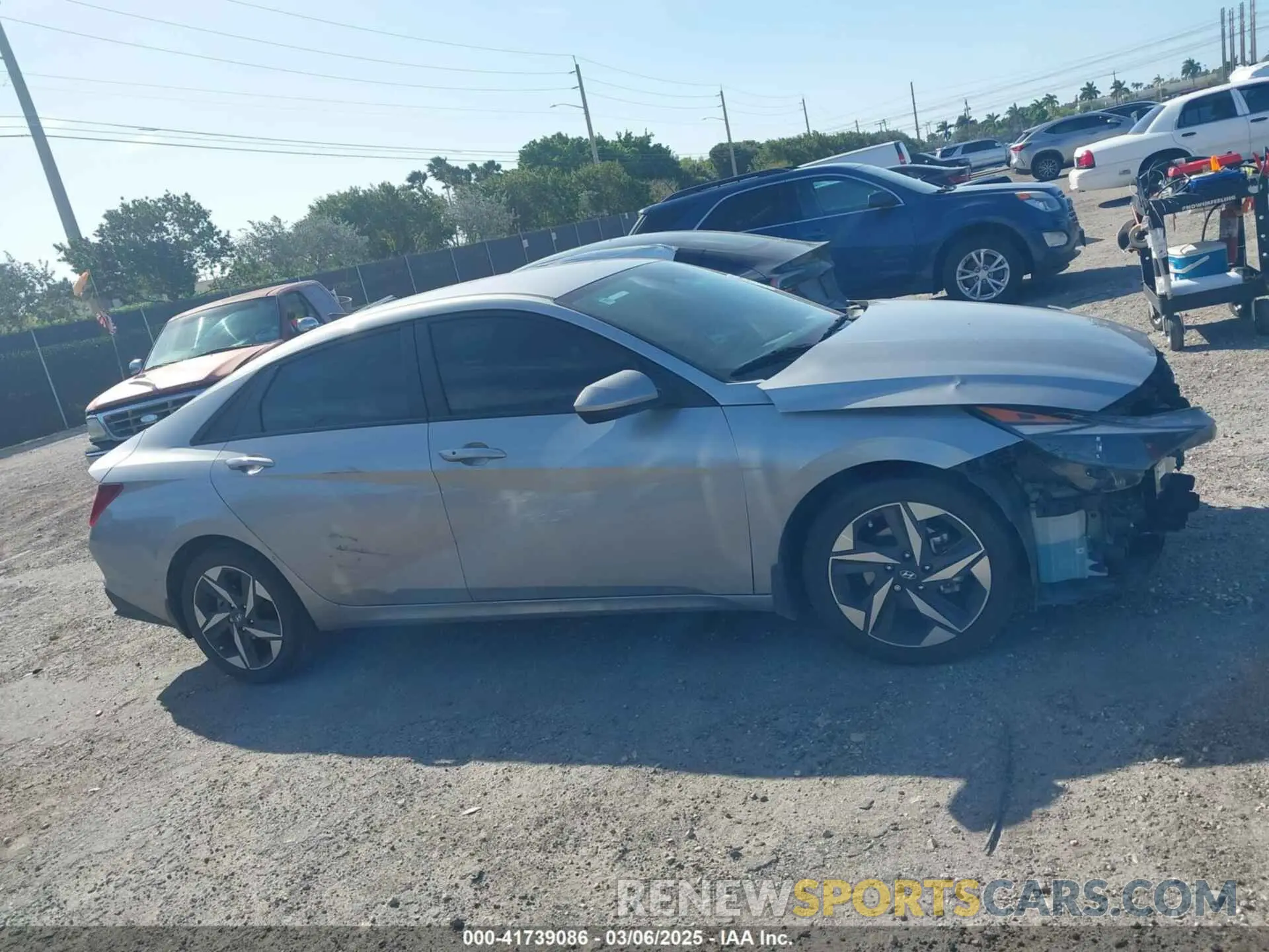 14 Photograph of a damaged car 5NPLS4AG1PH092789 HYUNDAI ELANTRA 2023