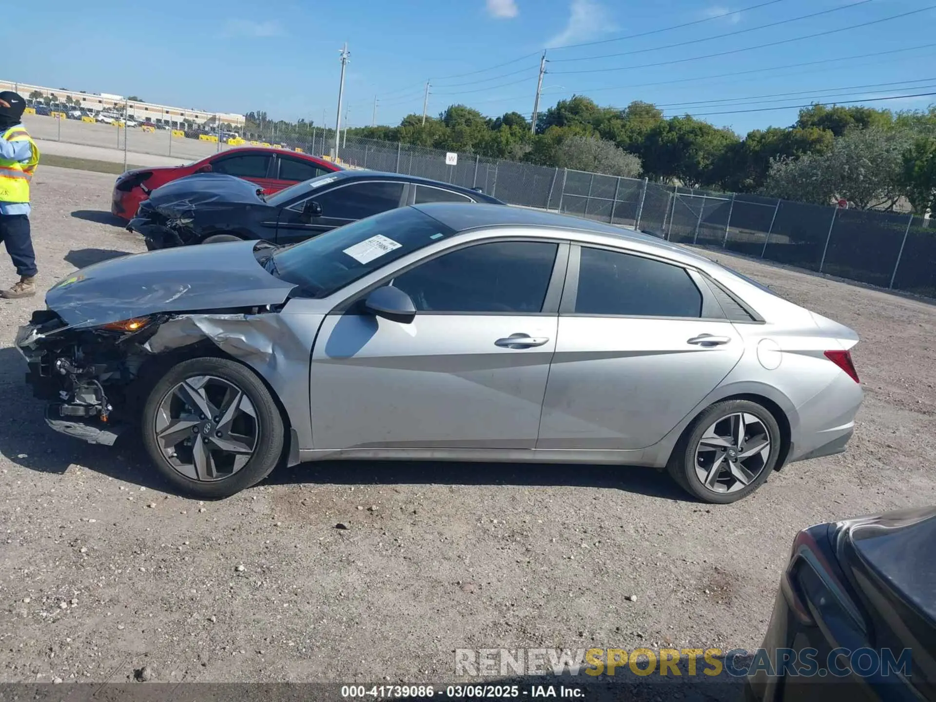 15 Photograph of a damaged car 5NPLS4AG1PH092789 HYUNDAI ELANTRA 2023