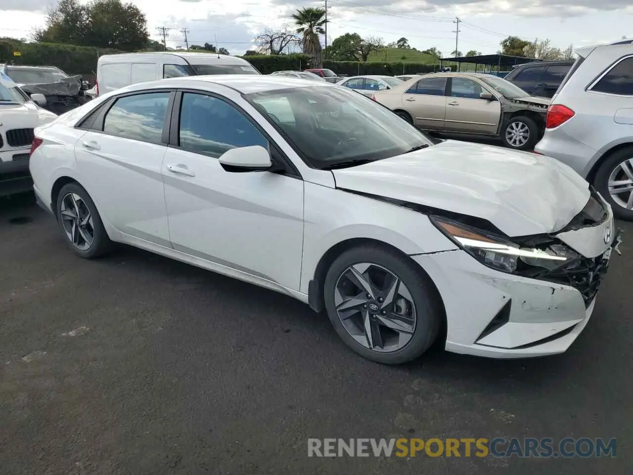 4 Photograph of a damaged car 5NPLS4AG1PH097877 HYUNDAI ELANTRA 2023