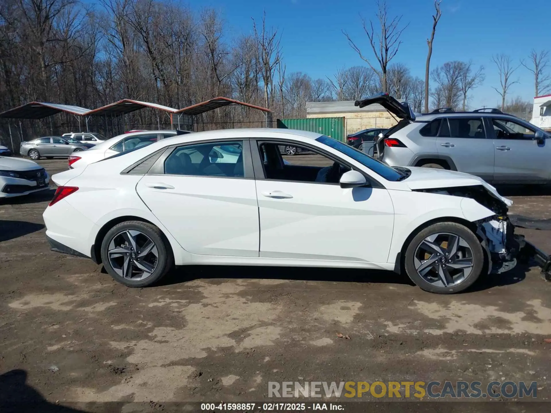 13 Photograph of a damaged car 5NPLS4AG1PH101989 HYUNDAI ELANTRA 2023