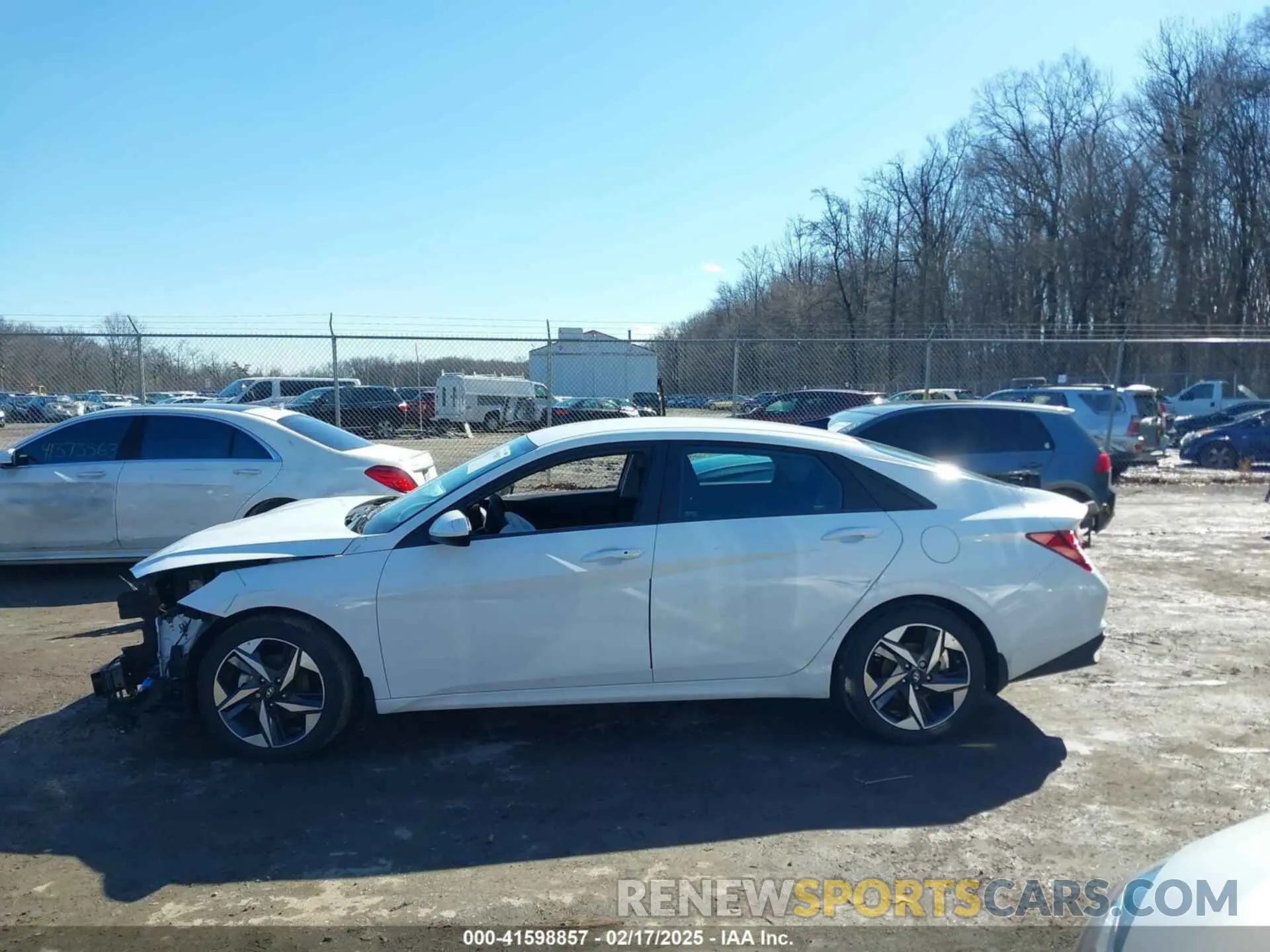 14 Photograph of a damaged car 5NPLS4AG1PH101989 HYUNDAI ELANTRA 2023