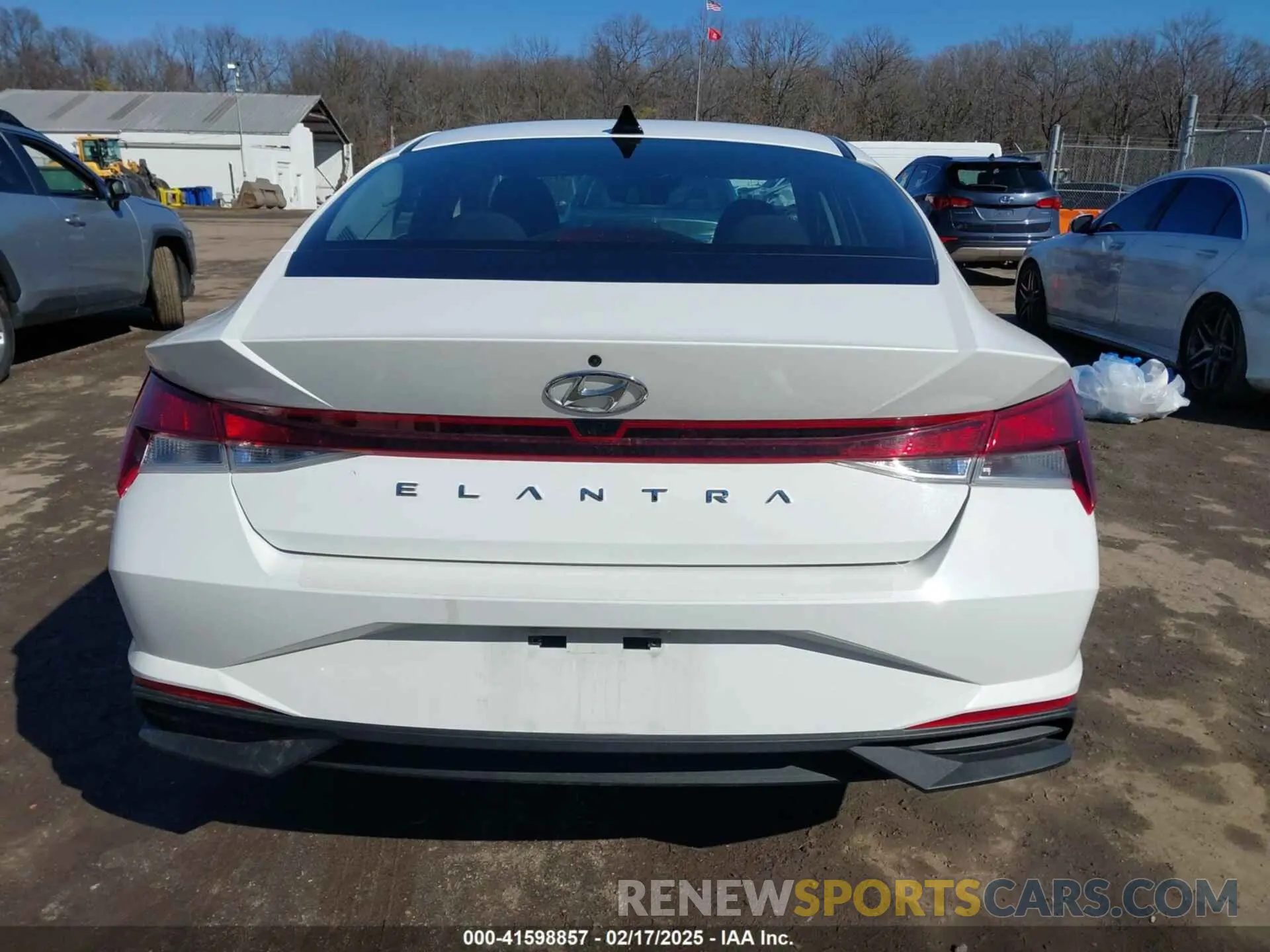 16 Photograph of a damaged car 5NPLS4AG1PH101989 HYUNDAI ELANTRA 2023