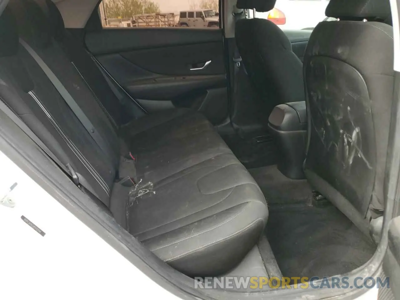 10 Photograph of a damaged car 5NPLS4AG1PH112944 HYUNDAI ELANTRA 2023
