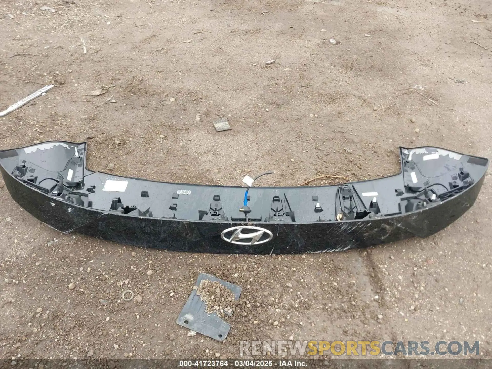 11 Photograph of a damaged car 5NPLS4AG4PH105597 HYUNDAI ELANTRA 2023