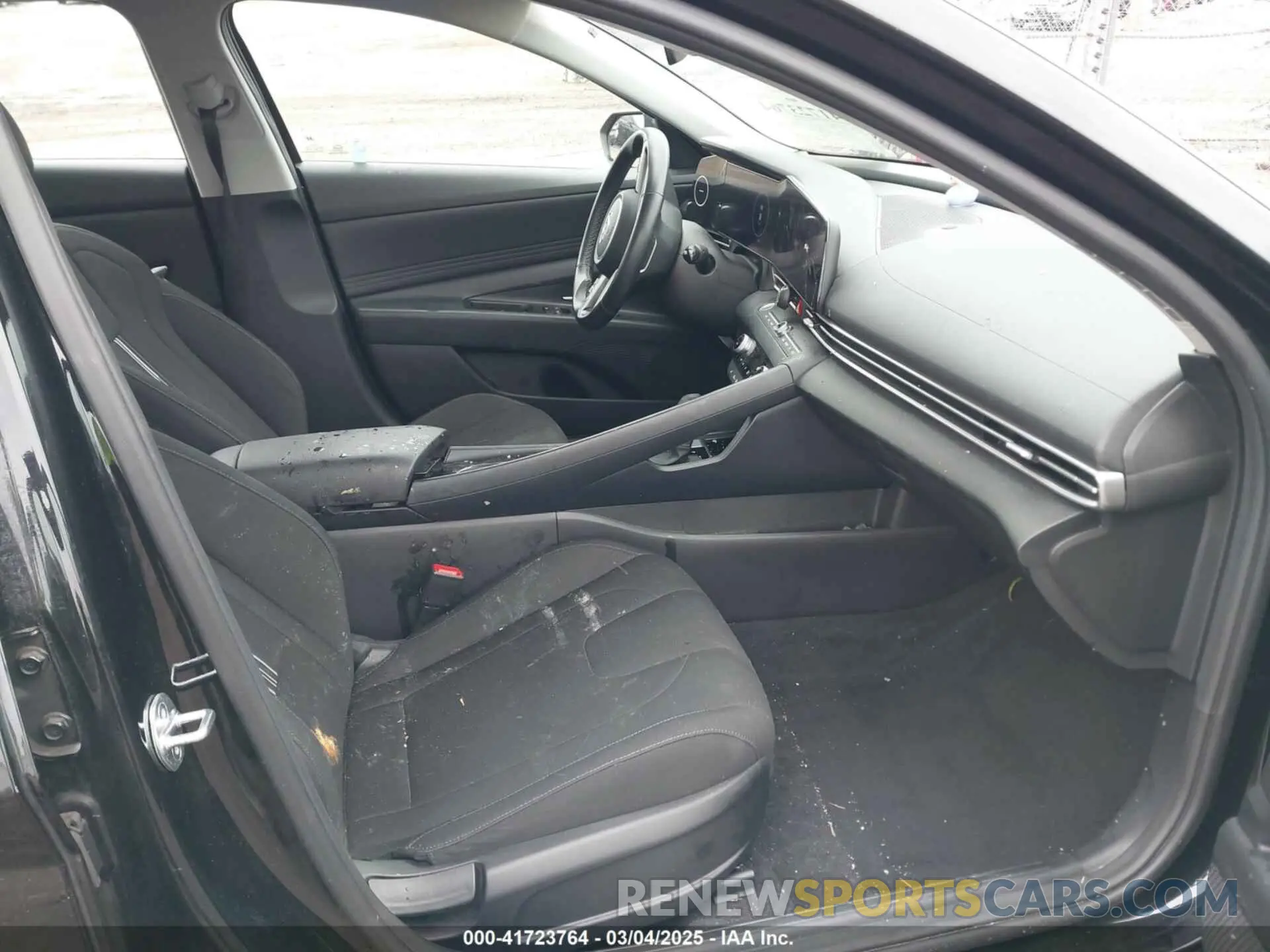 5 Photograph of a damaged car 5NPLS4AG4PH105597 HYUNDAI ELANTRA 2023