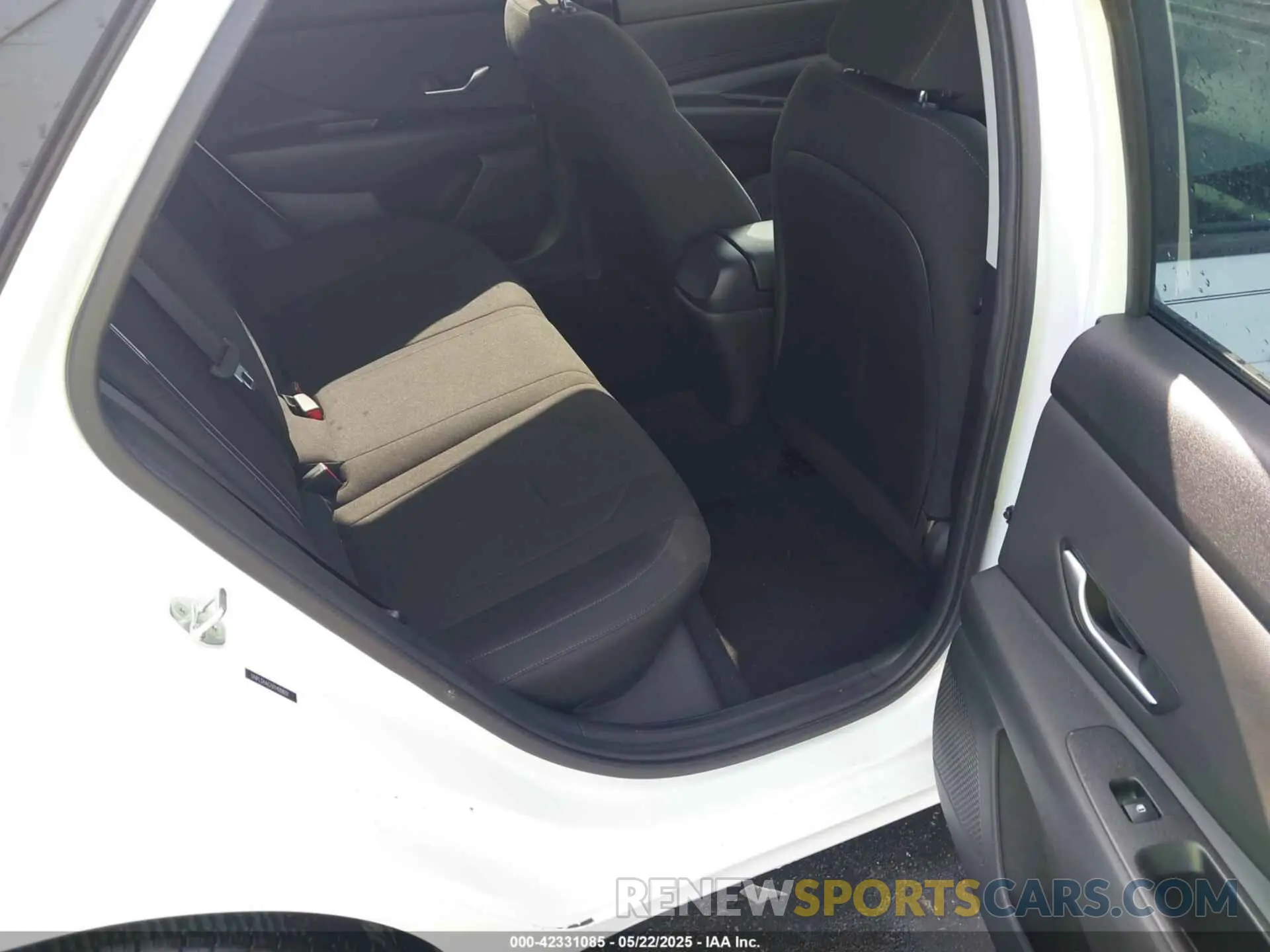 8 Photograph of a damaged car 5NPLS4AG5PH088017 HYUNDAI ELANTRA 2023