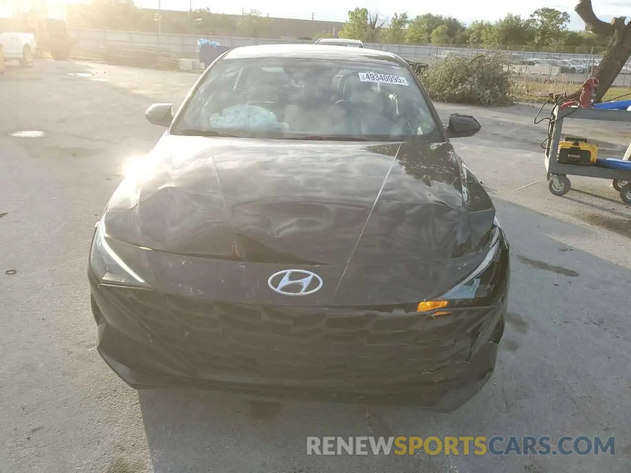 5 Photograph of a damaged car 5NPLS4AG6PH099401 HYUNDAI ELANTRA 2023
