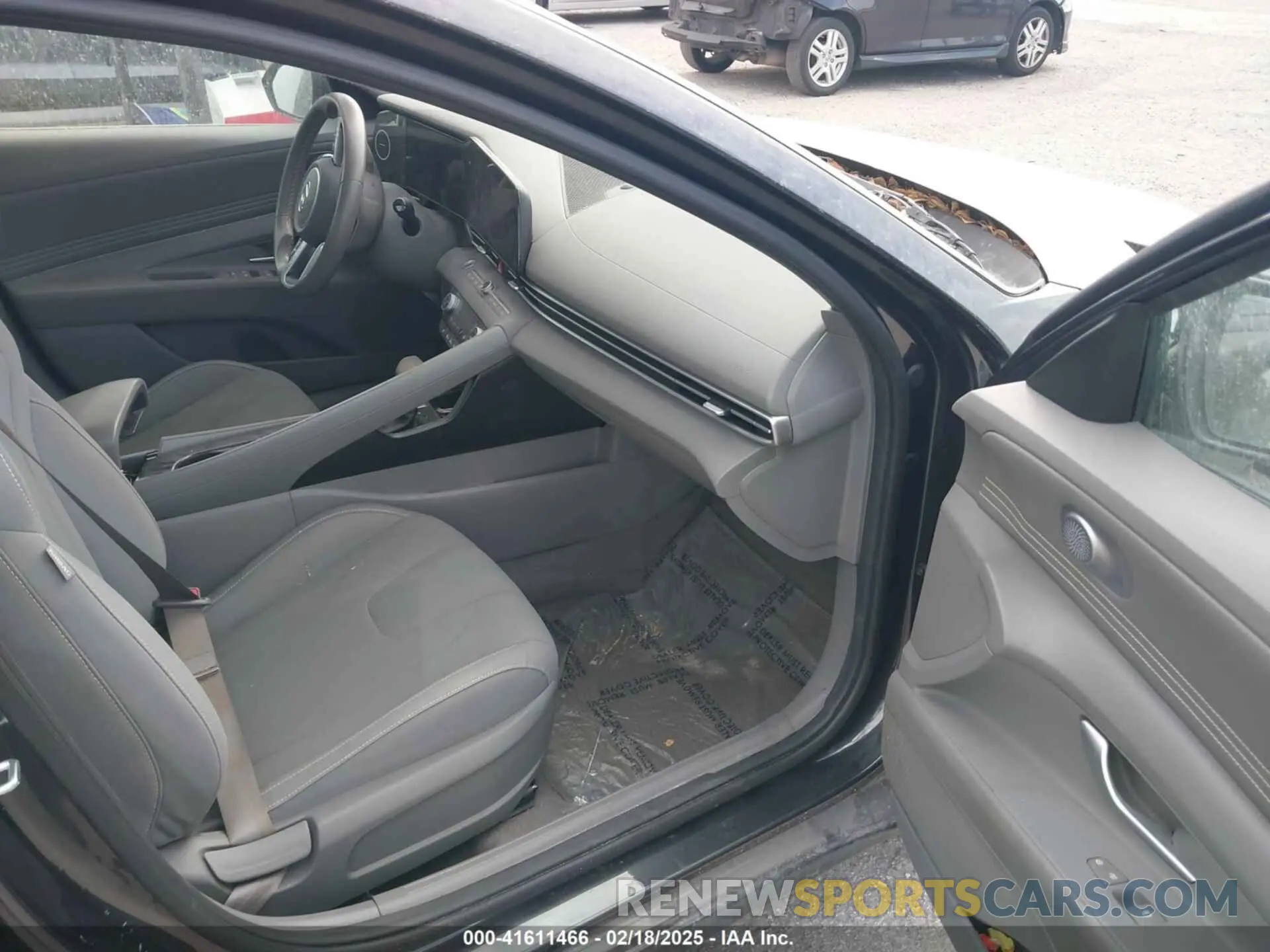 5 Photograph of a damaged car 5NPLS4AG6PH112289 HYUNDAI ELANTRA 2023