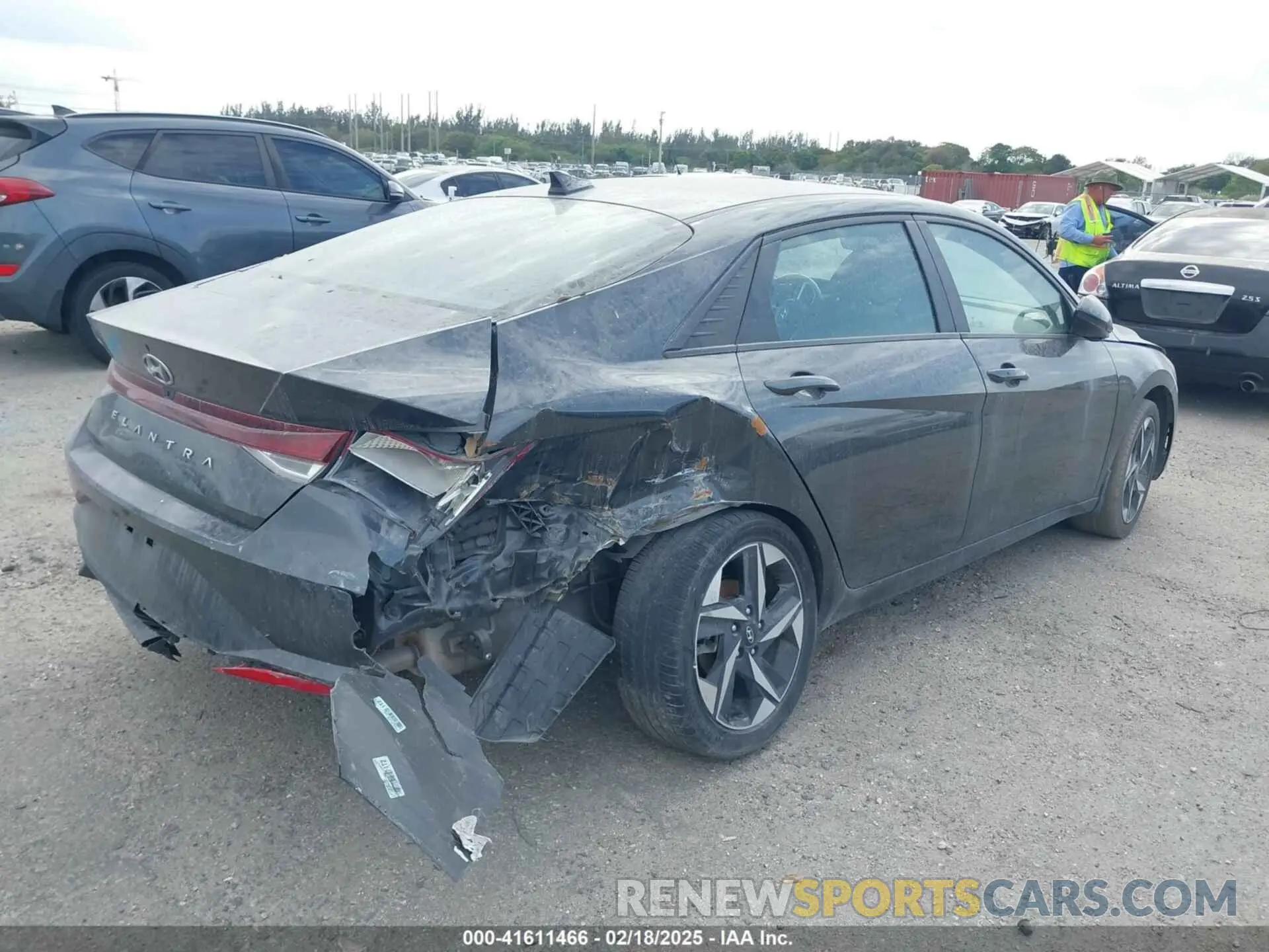 6 Photograph of a damaged car 5NPLS4AG6PH112289 HYUNDAI ELANTRA 2023