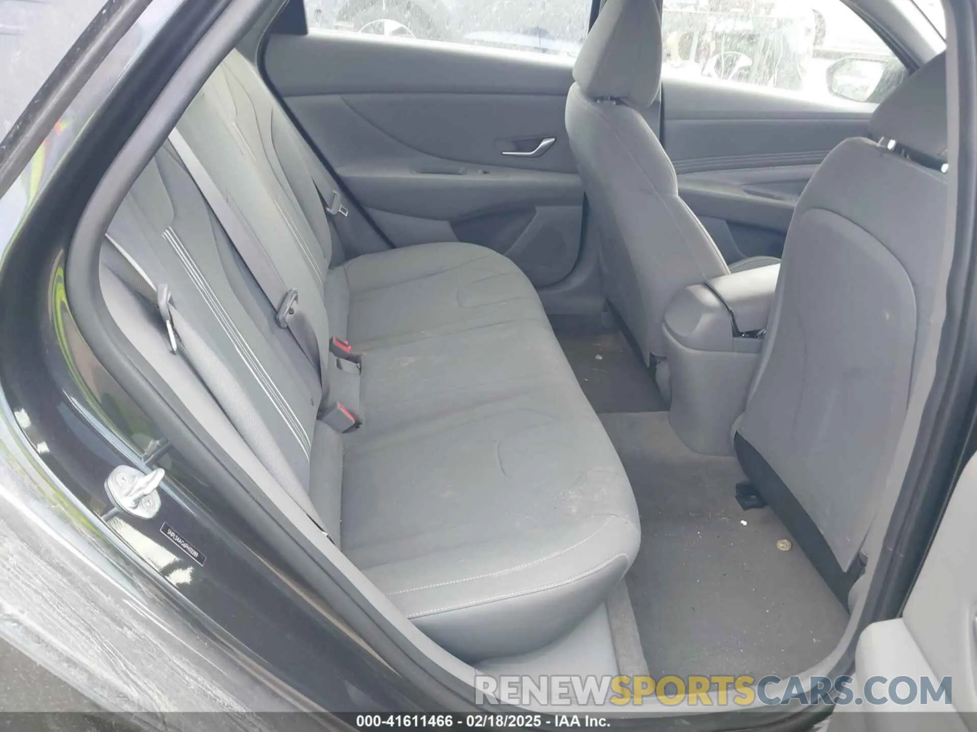 8 Photograph of a damaged car 5NPLS4AG6PH112289 HYUNDAI ELANTRA 2023