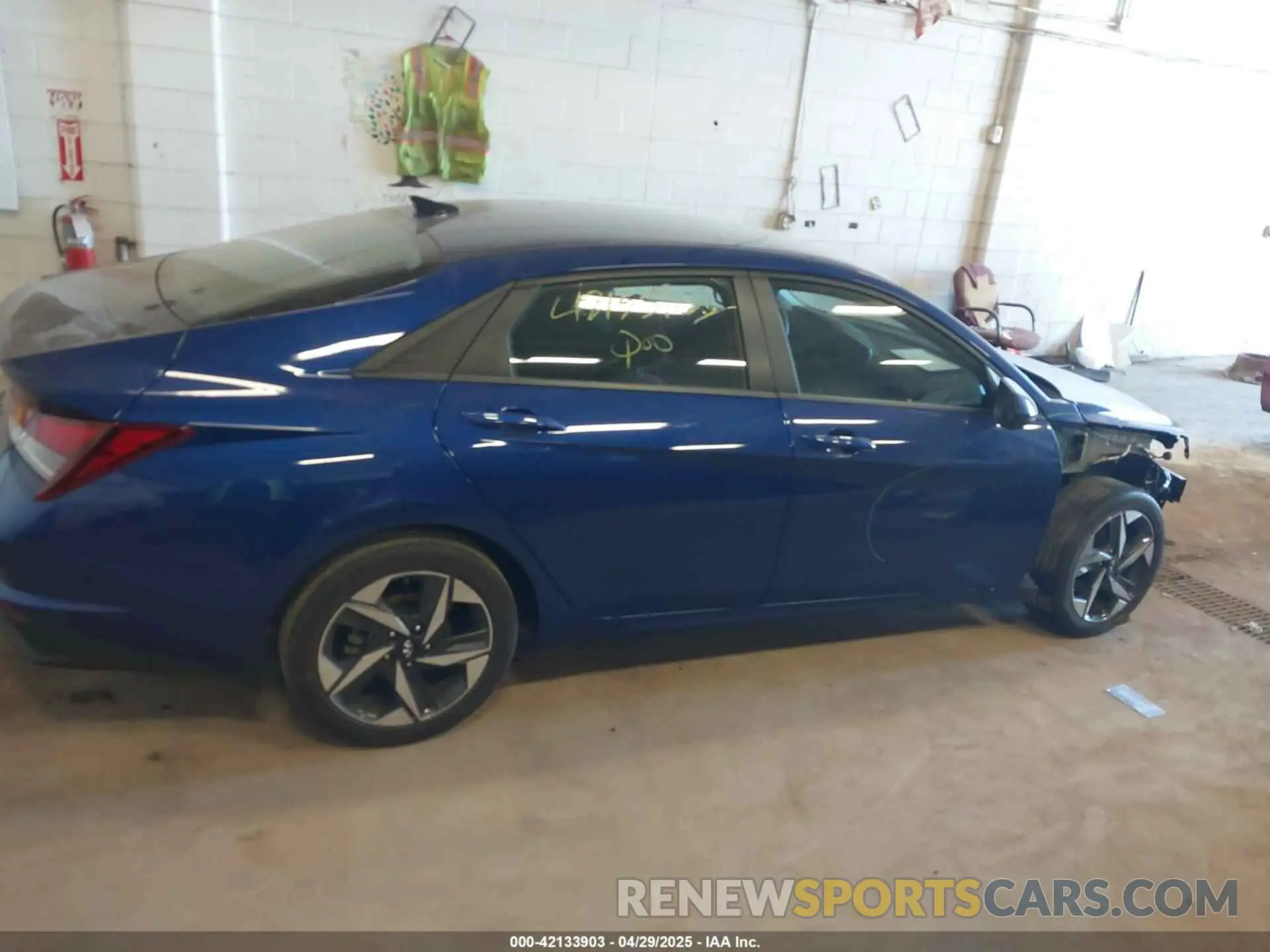 13 Photograph of a damaged car 5NPLS4AG7PH098726 HYUNDAI ELANTRA 2023